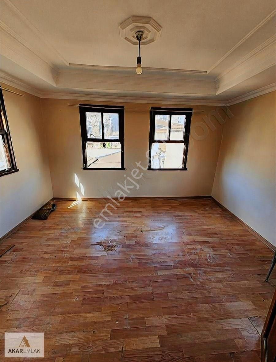 Balat Çarşı İçinde ,atölye,ofis,depo Ya Uygun