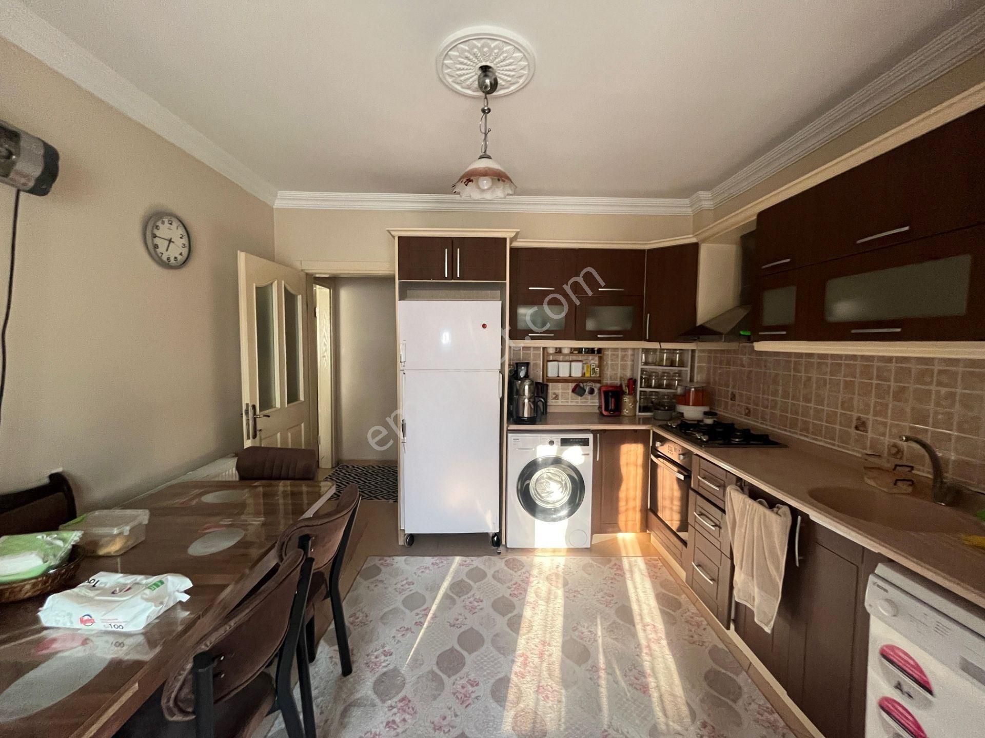 İsmetpaşa Mahallesi Sanayi Caddesinde 3+1 Satılık Arakat Daire - Görsel 8