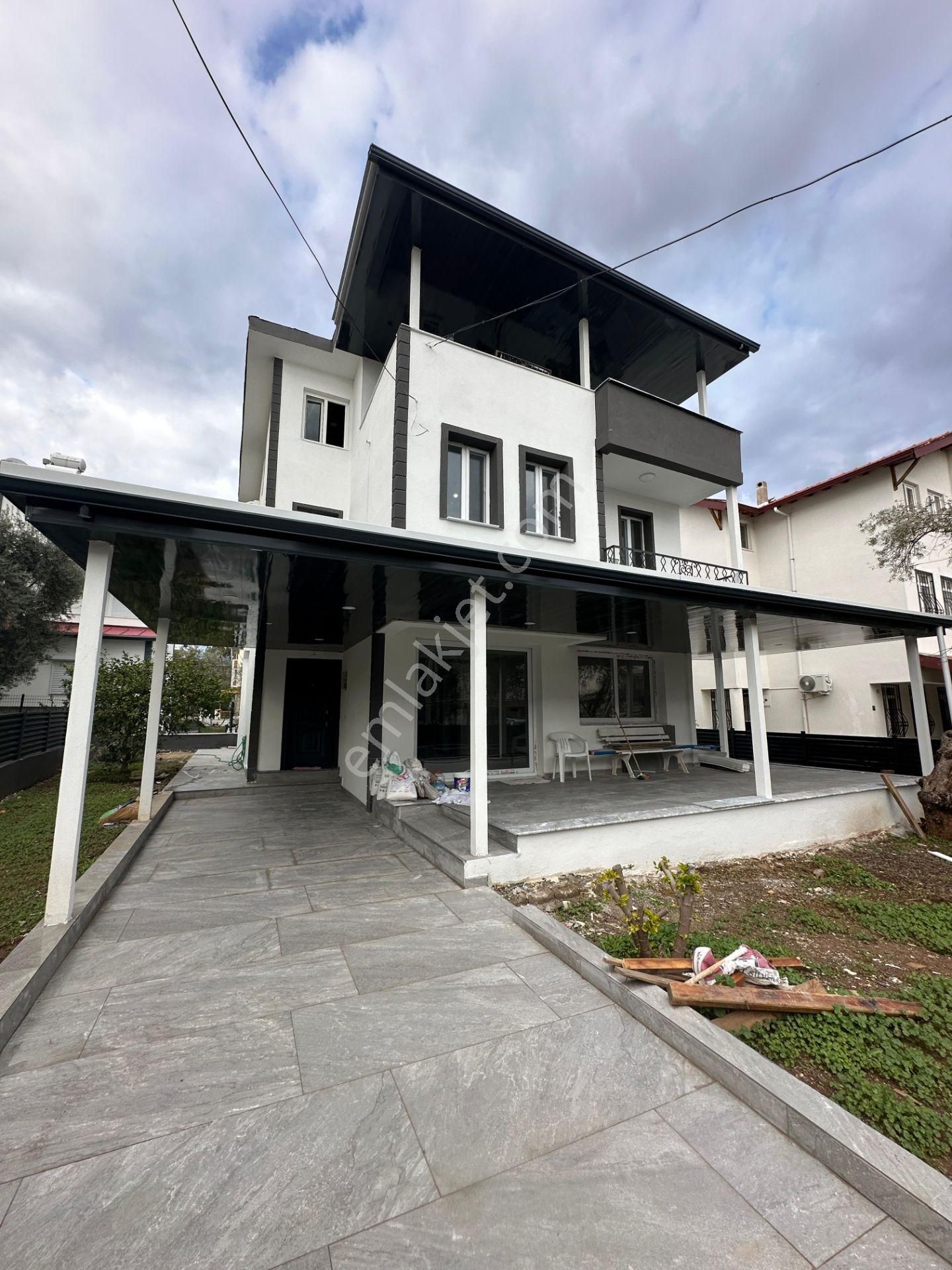 Didim Retürk'te Denize 400 Metre Mesafede, 5+1 Müstakil Villa.