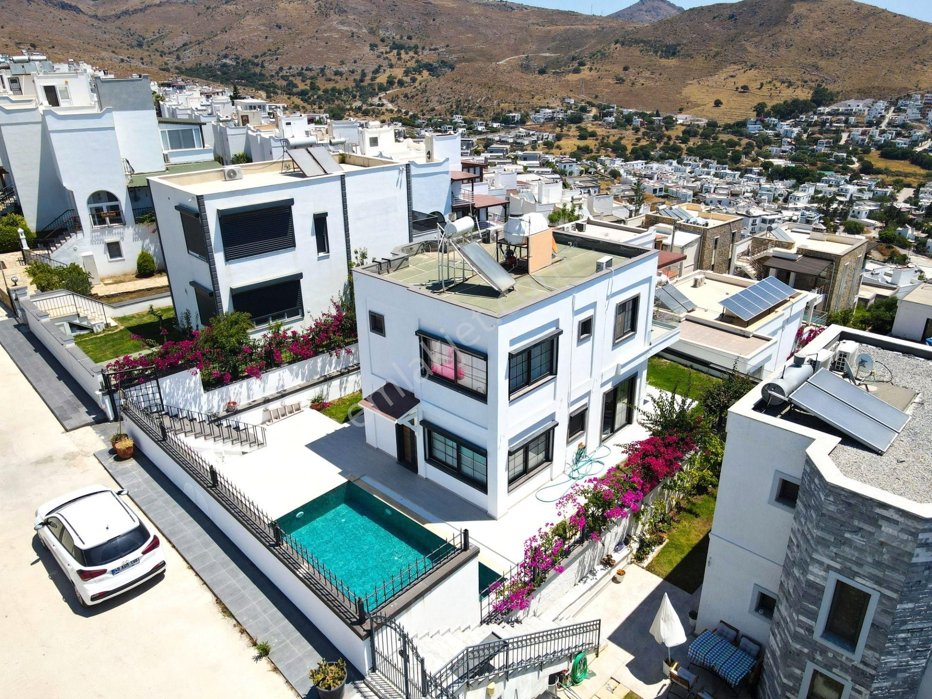 Akyarlar Fener Mevkiinde Satılık Deniz Manzaralı 4+1 Villa - Görsel 3