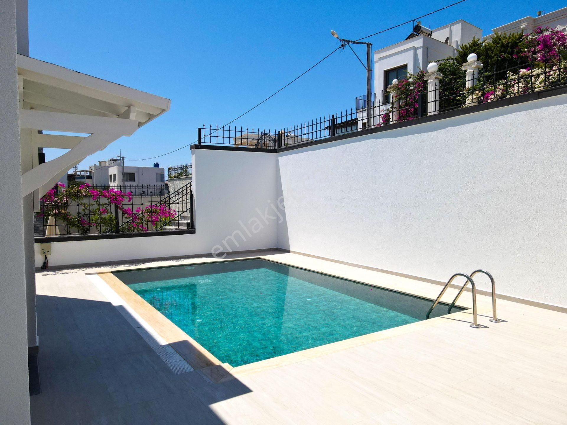 Akyarlar Fener Mevkiinde Satılık Deniz Manzaralı 4+1 Villa - Görsel 11