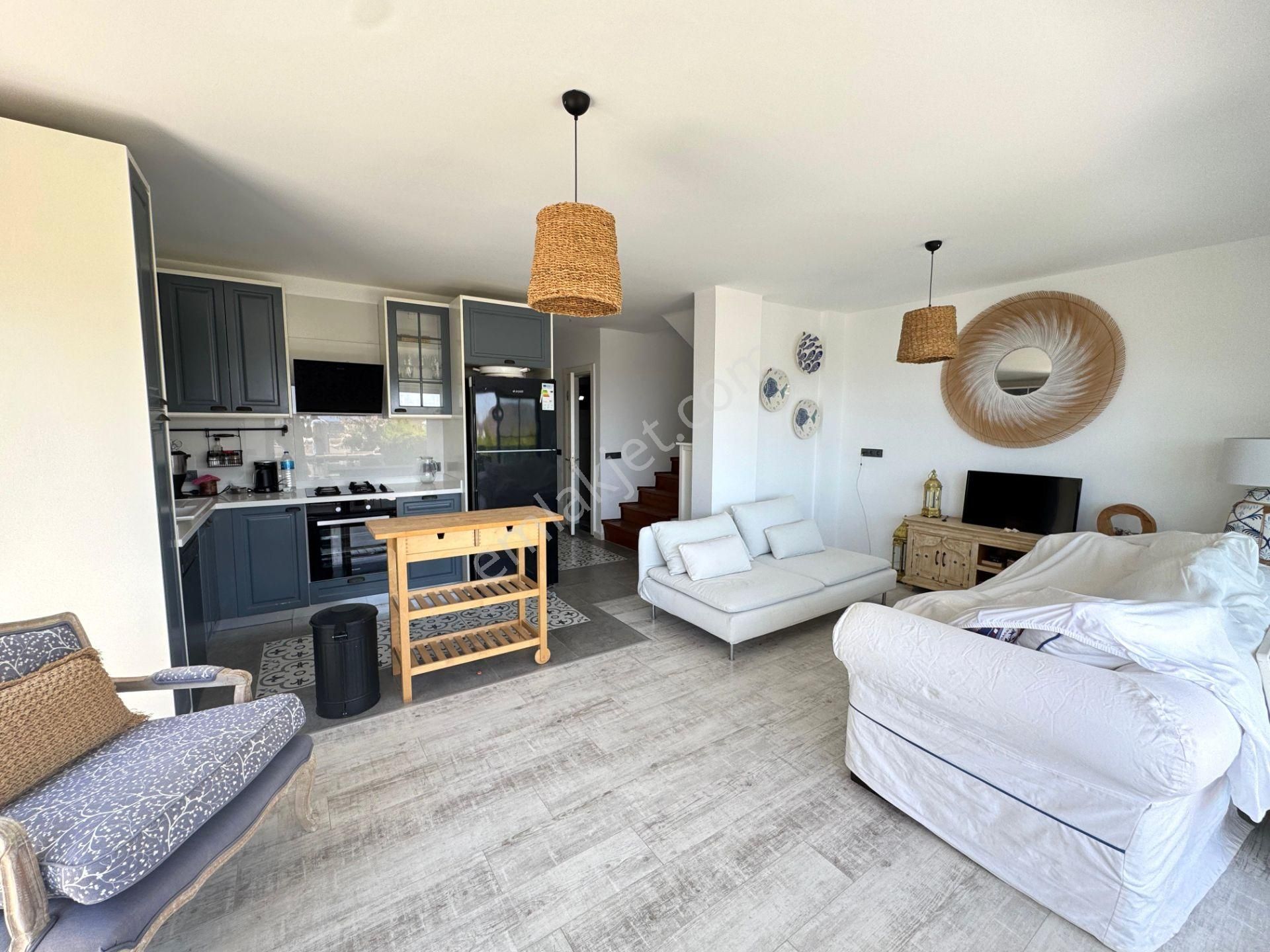 Akyarlar Fener Mevkiinde Satılık Deniz Manzaralı 4+1 Villa - Görsel 18