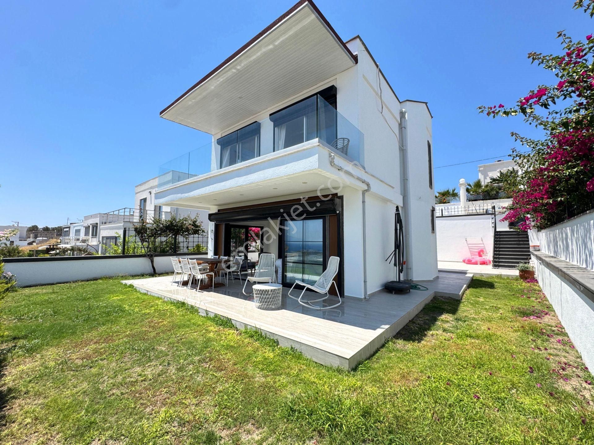 Akyarlar Fener Mevkiinde Satılık Deniz Manzaralı 4+1 Villa - Görsel 8