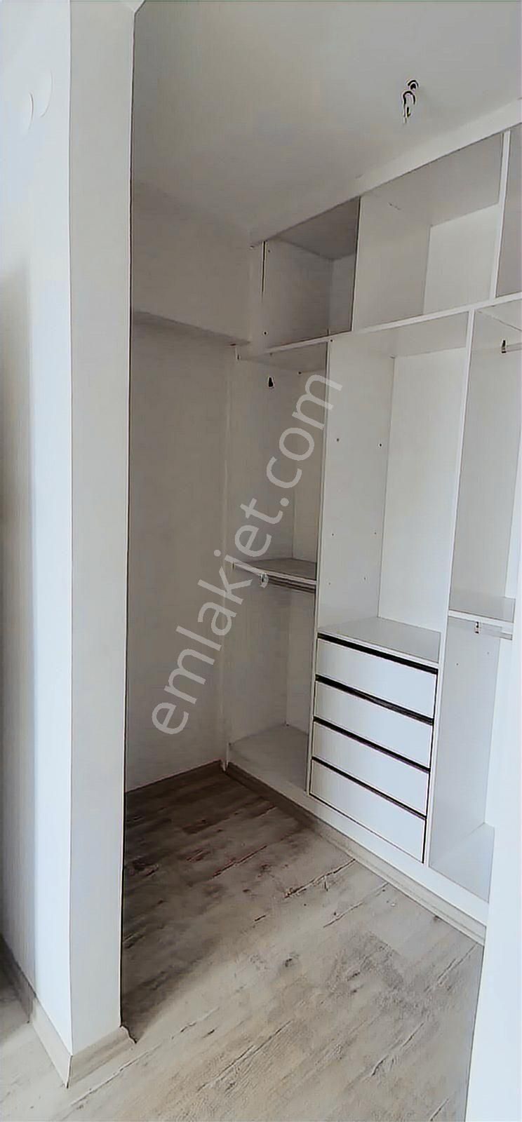 Uğurevler De Satılık Geniş 175 M2 Satılık 3+1 Daire