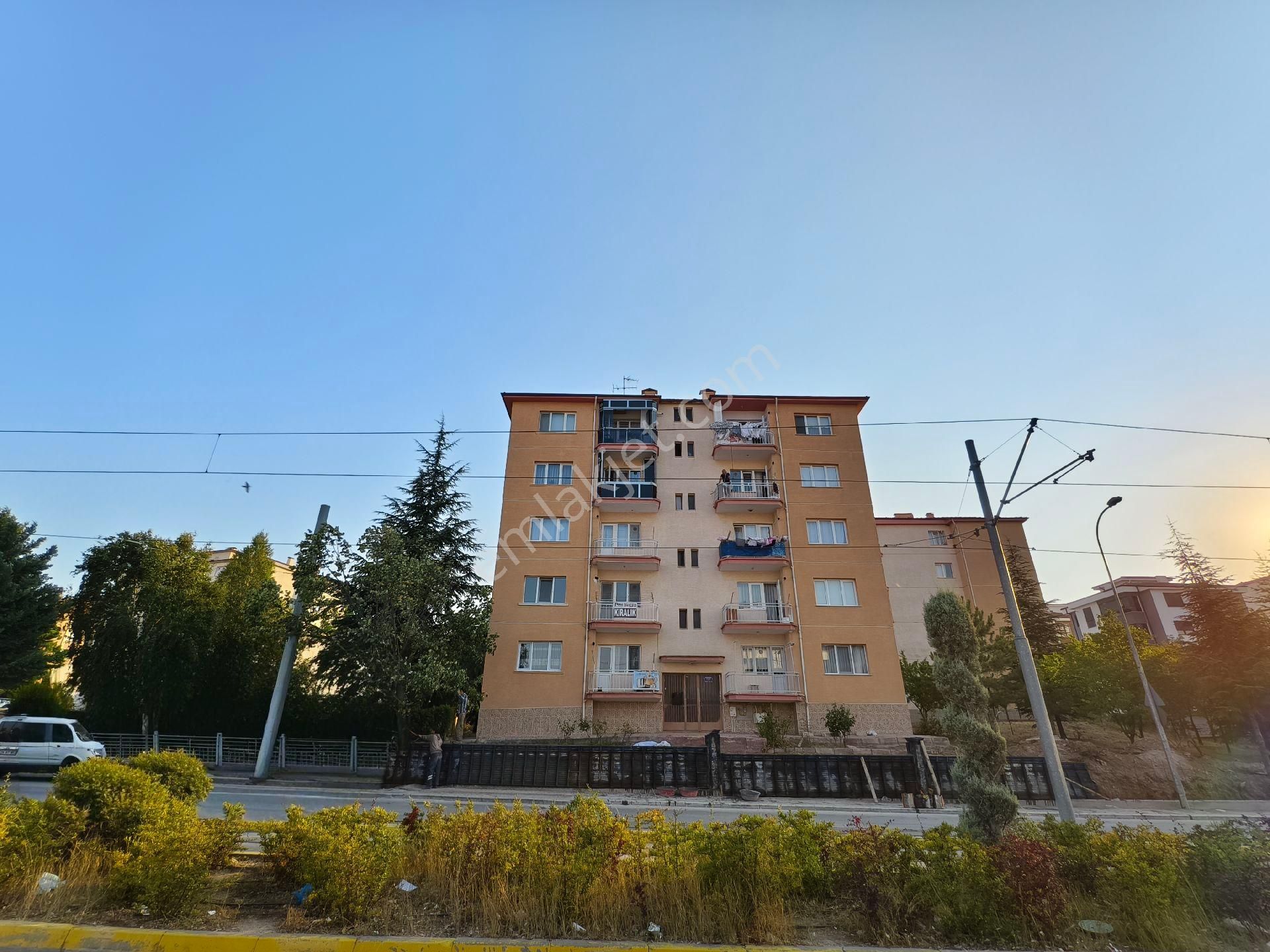 Pera'dan 71 Evler Ertaş Cd Üzeri Açelya Durğı Arkası 3+1 Kiralık