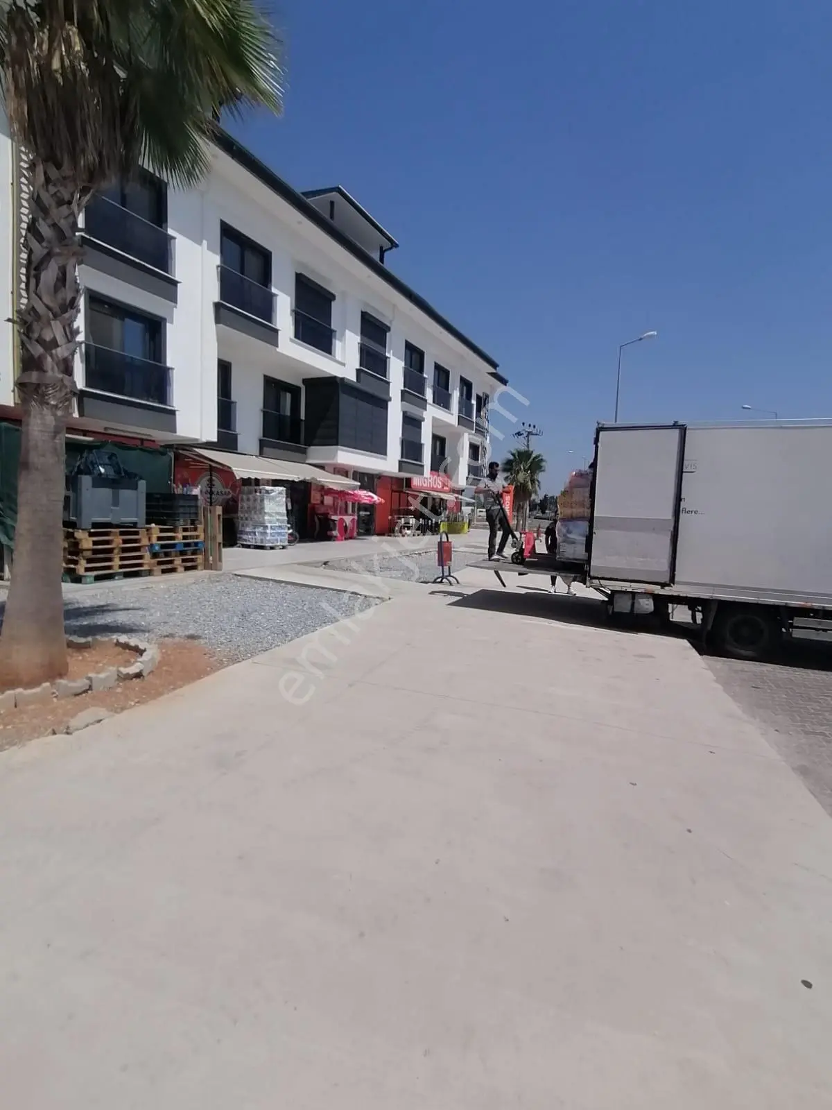 Aydın Didim Cumhuriyet Mahallesinde Havuzlu Sitede Satılık 2+1 Daire - Görsel 2