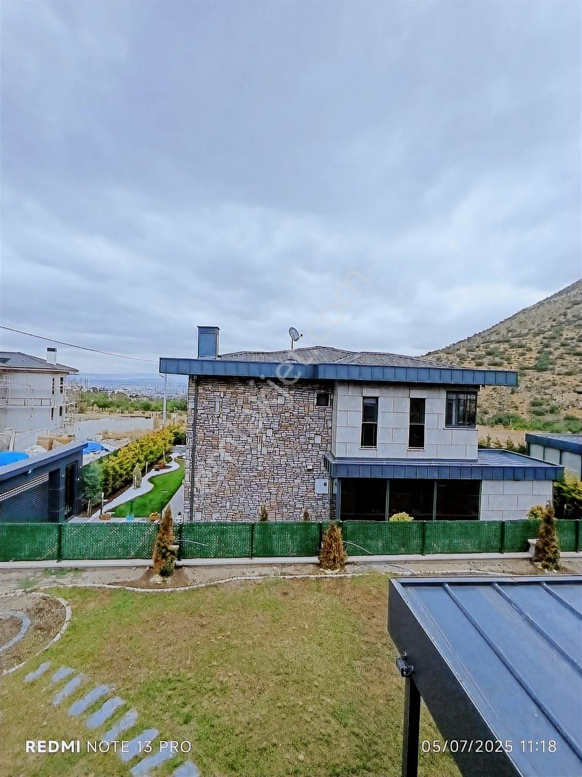 Erenköy De Haymana Mevkinde Site İçinde Satılık 5+1 Villa