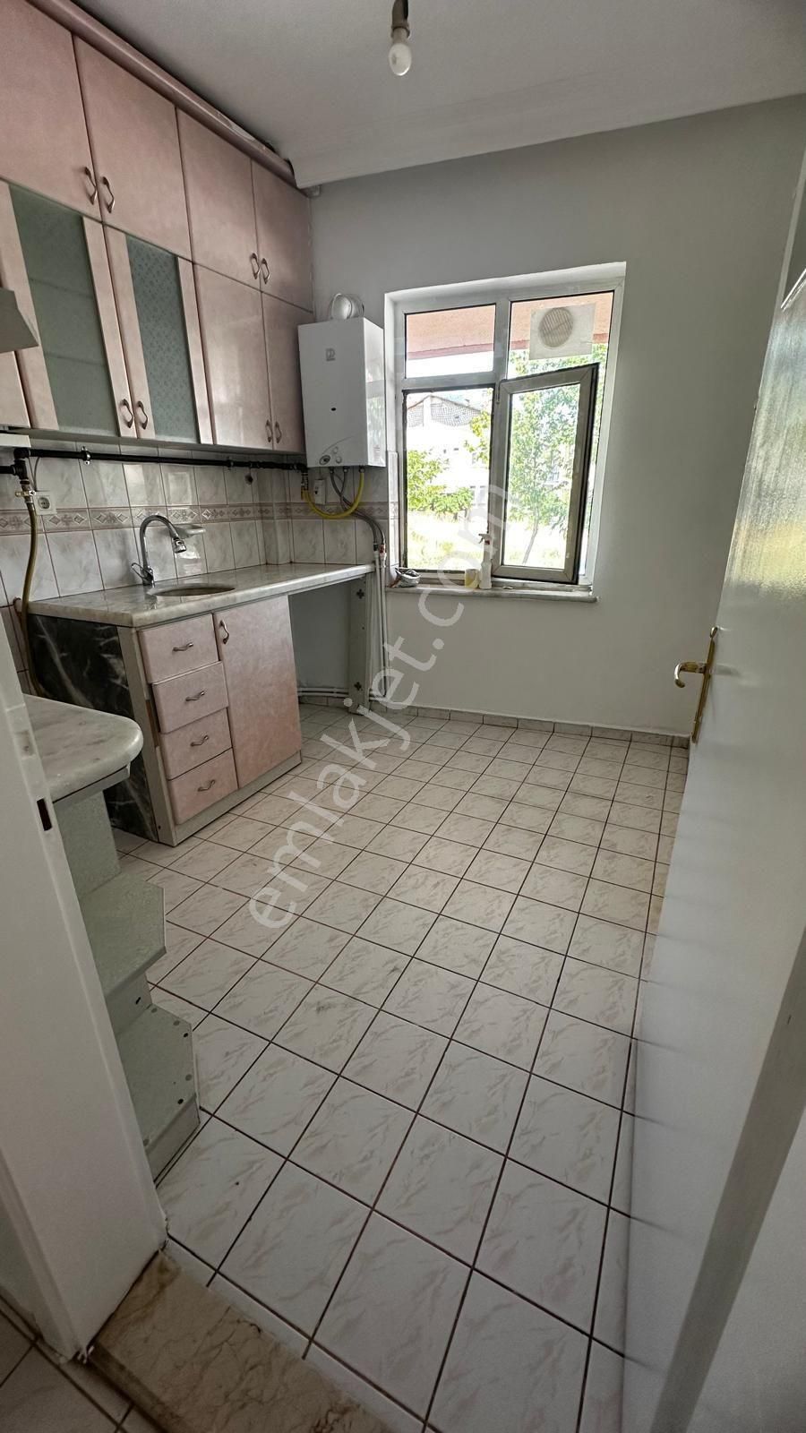Isparta Merkez Fatih Mahallesi 3+1 Boş Daire
