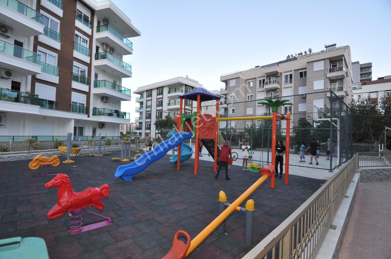 E.yücelden Konyaaltı Sarısuda Güvenlikli Sitede Giriş 2+1 - Görsel 31