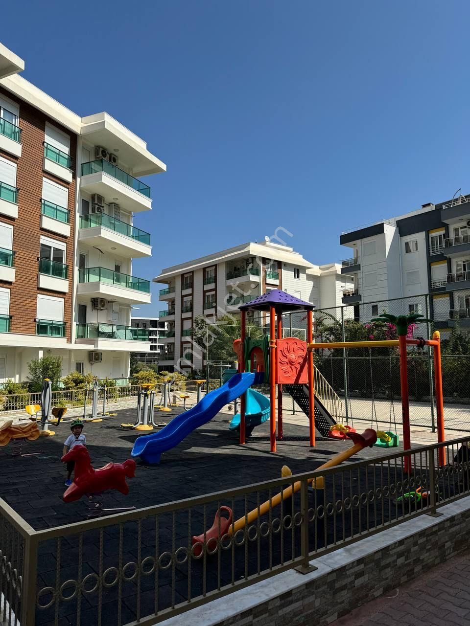 E.yücelden Konyaaltı Sarısuda Güvenlikli Sitede Giriş 2+1 - Görsel 3