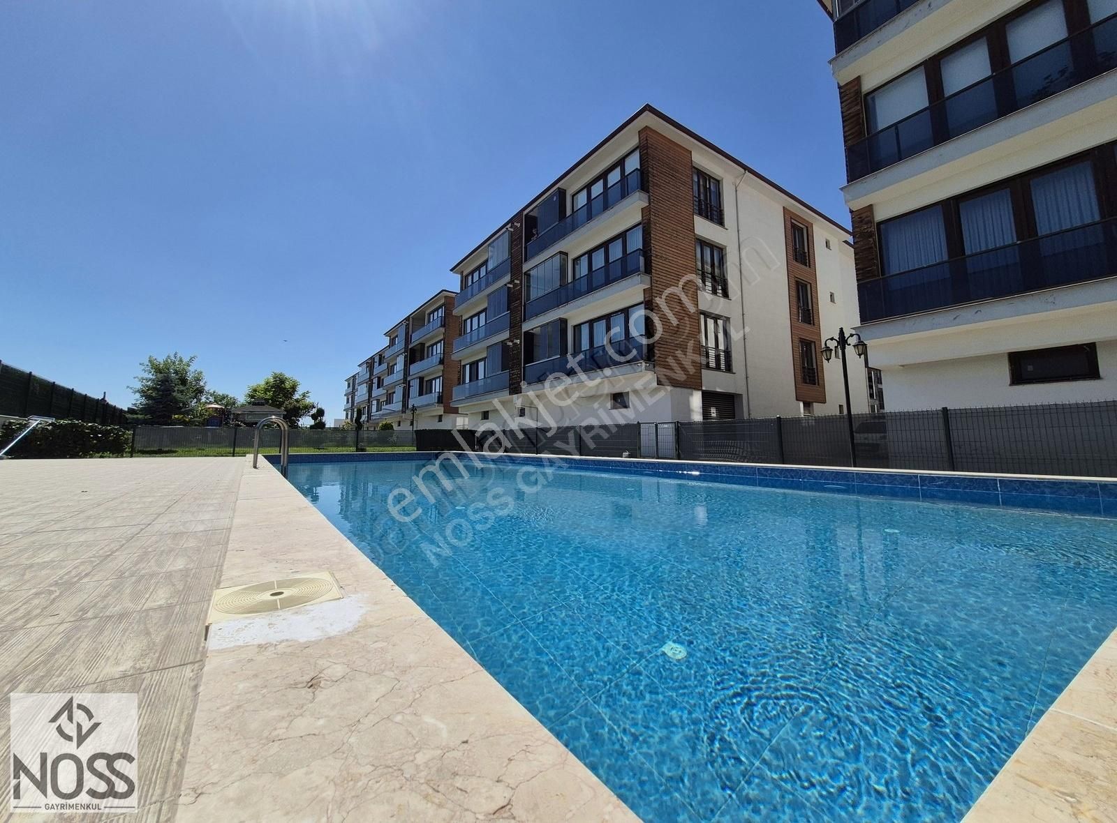 Batıkent Mah. 3+1(165m²)- Site İçi- Müstakil Garajlı- Havuzlu