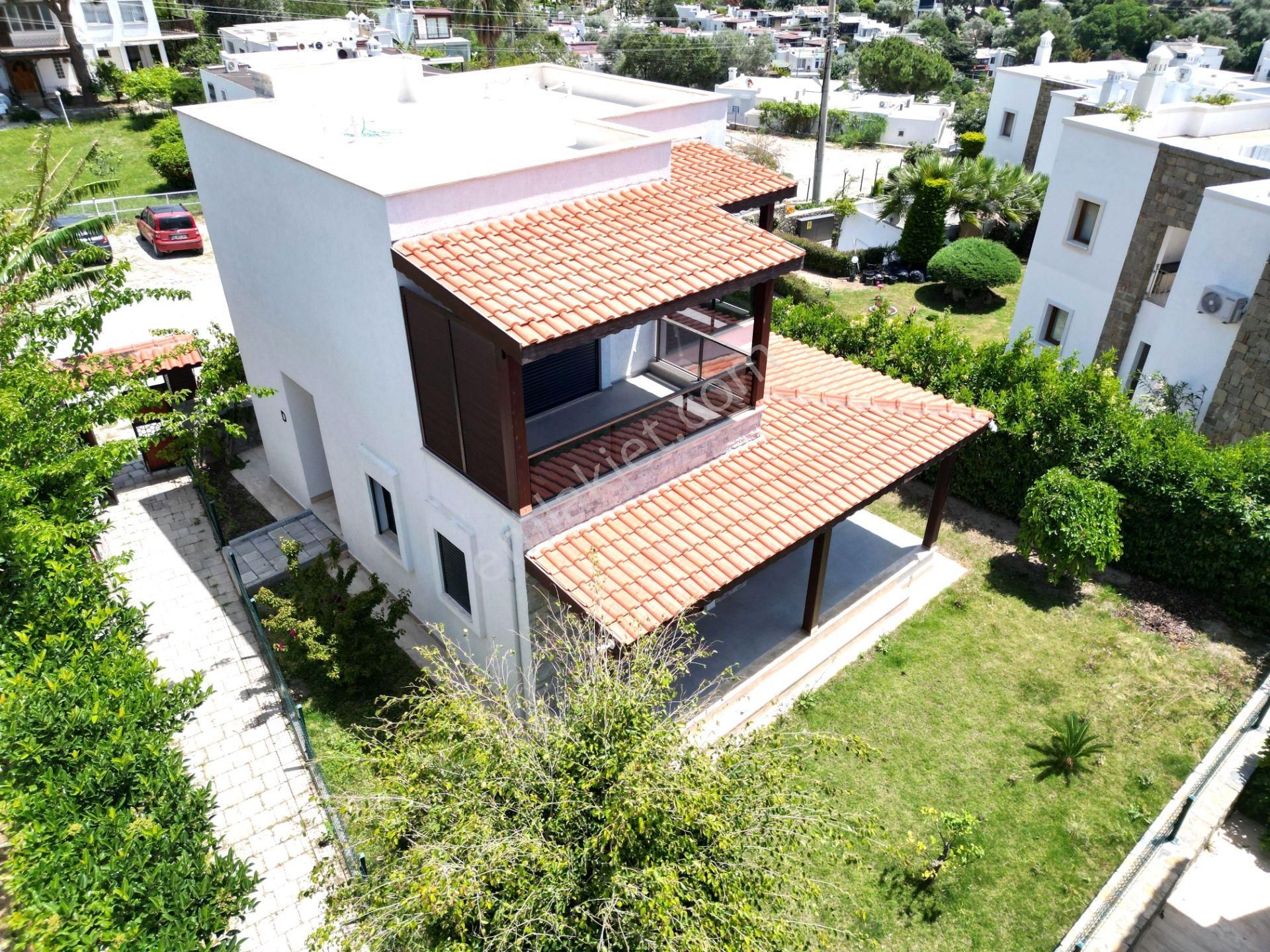 Bodrum Gümüşlük`te Denize Yürüme Mesafesin`de 3+1 Müstakil Villa - Görsel 6