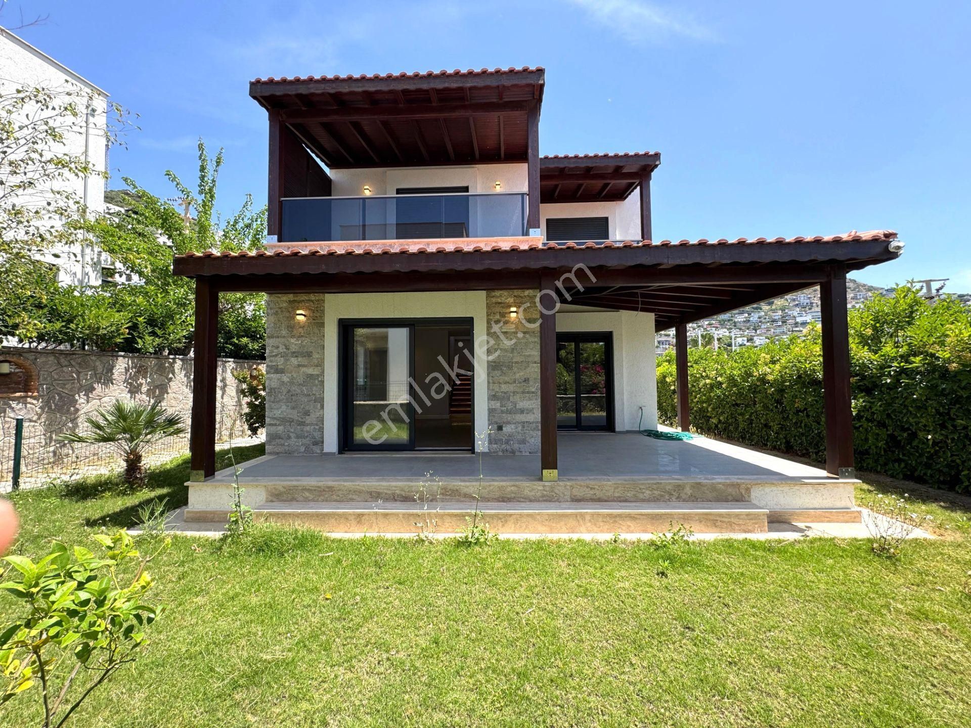 Bodrum Gümüşlük`te Denize Yürüme Mesafesin`de 3+1 Müstakil Villa - Görsel 9