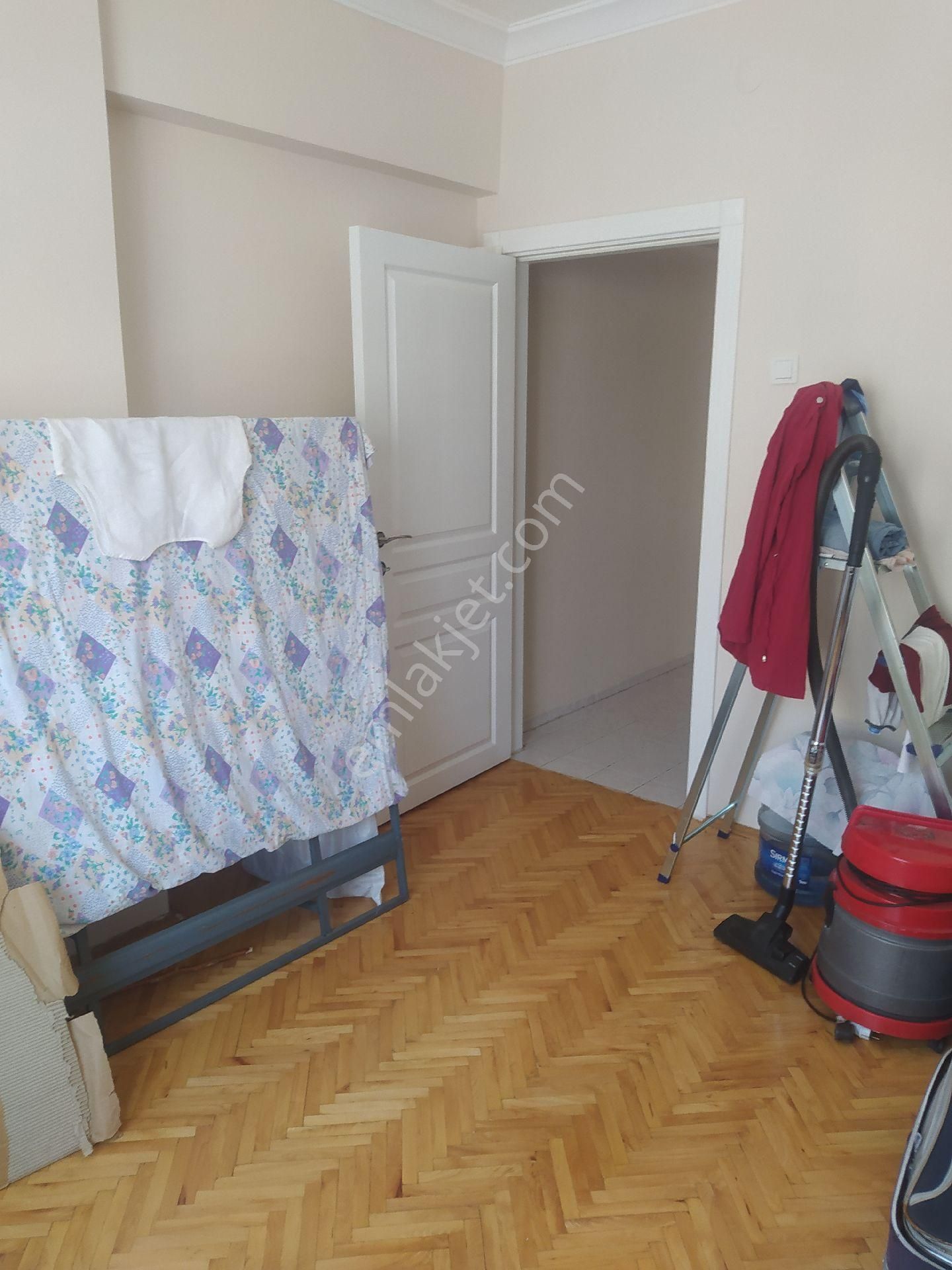 Sahibinden Etlikte Cadde Üstü Bütün Cepheleri Acik 2.kat Ara Kat Gunes İcinde Daire - Görsel 4