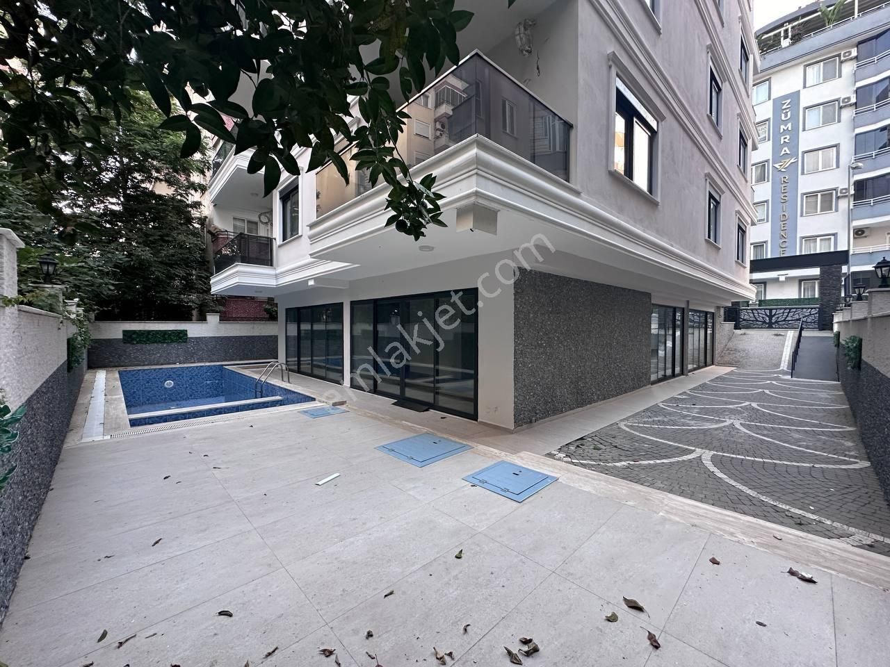 Mahmutlar'da Denize Yakın 1+1 Aktiviteli Bitmiş İskanı Alınmış Sıfır Daire