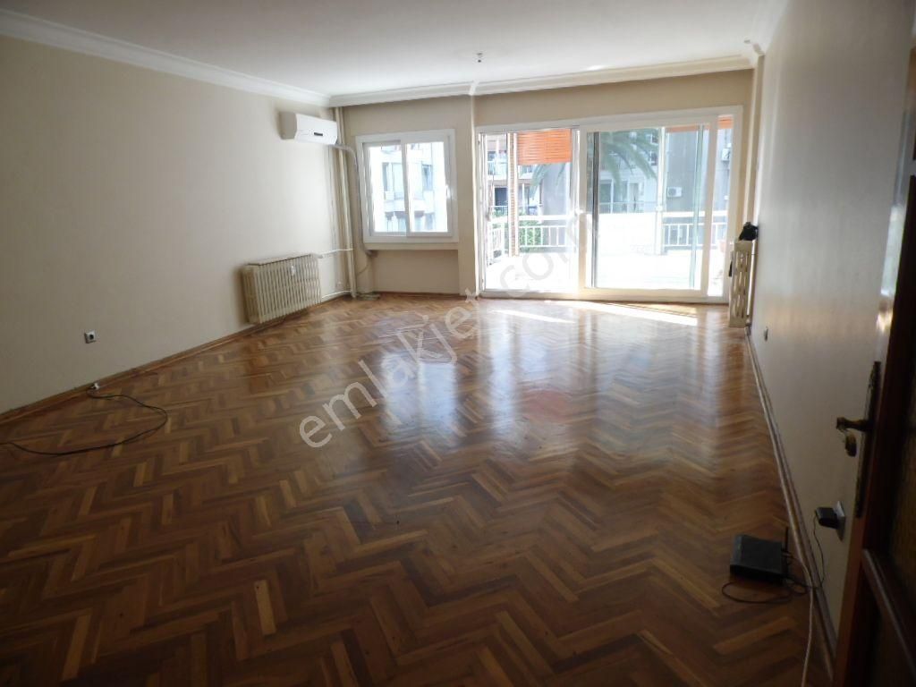 Sadıkbey' De Hakimiyet'i Milliye İlk Okulu Yanı Cadde Üzeri Kiralık Daire
