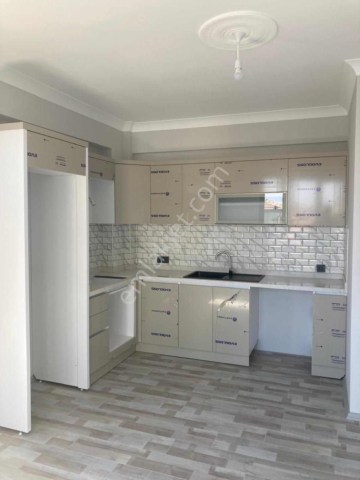 Küçükkuyu Gökçetepe Mahallesi Güzel Konumlu Satılık Sıfır 1+1 Daire - Görsel 9