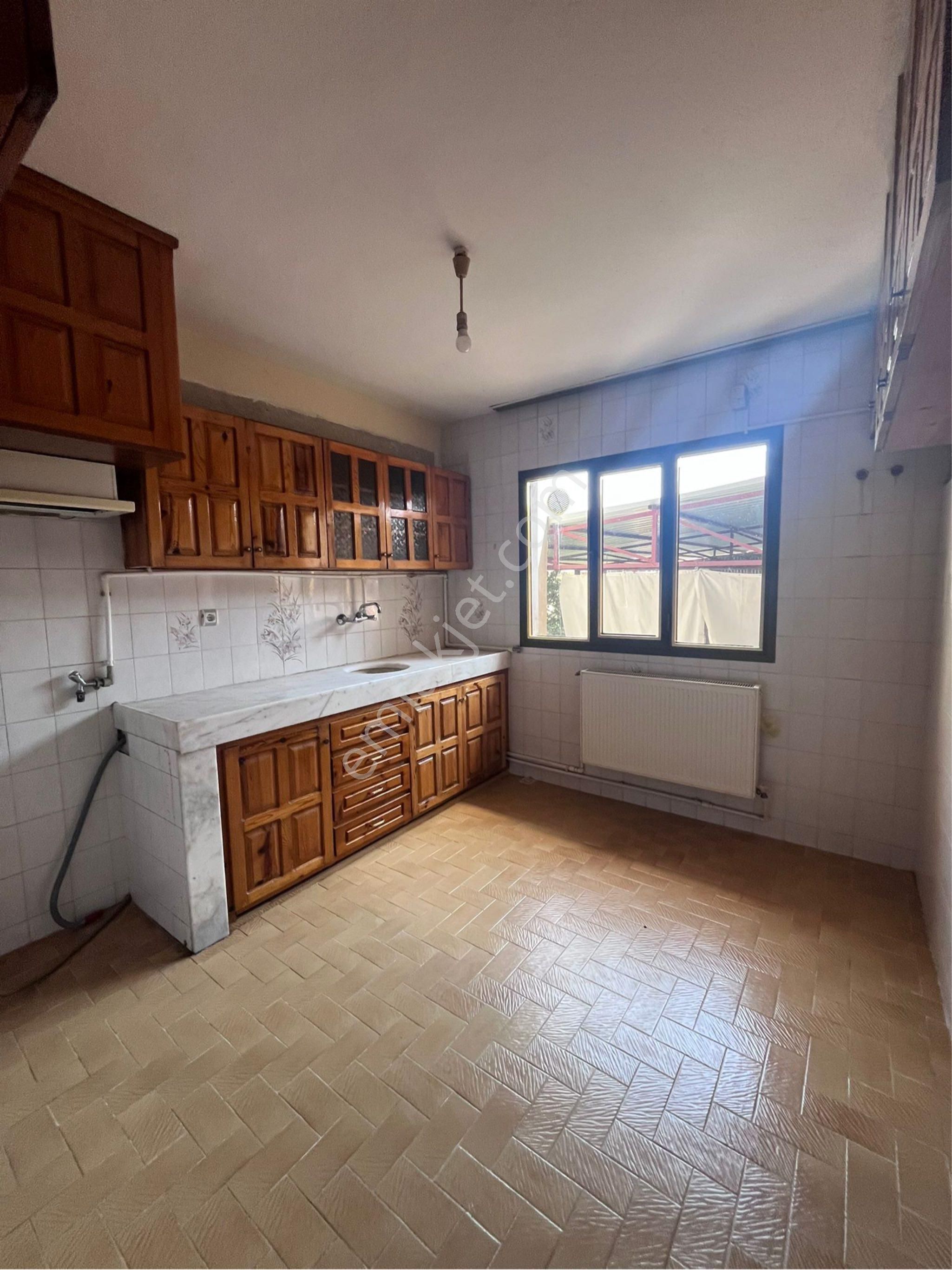 Aydın Nazilli Zafer Mahallesinde Kiralık 3+1 Doğalgazlı Daire