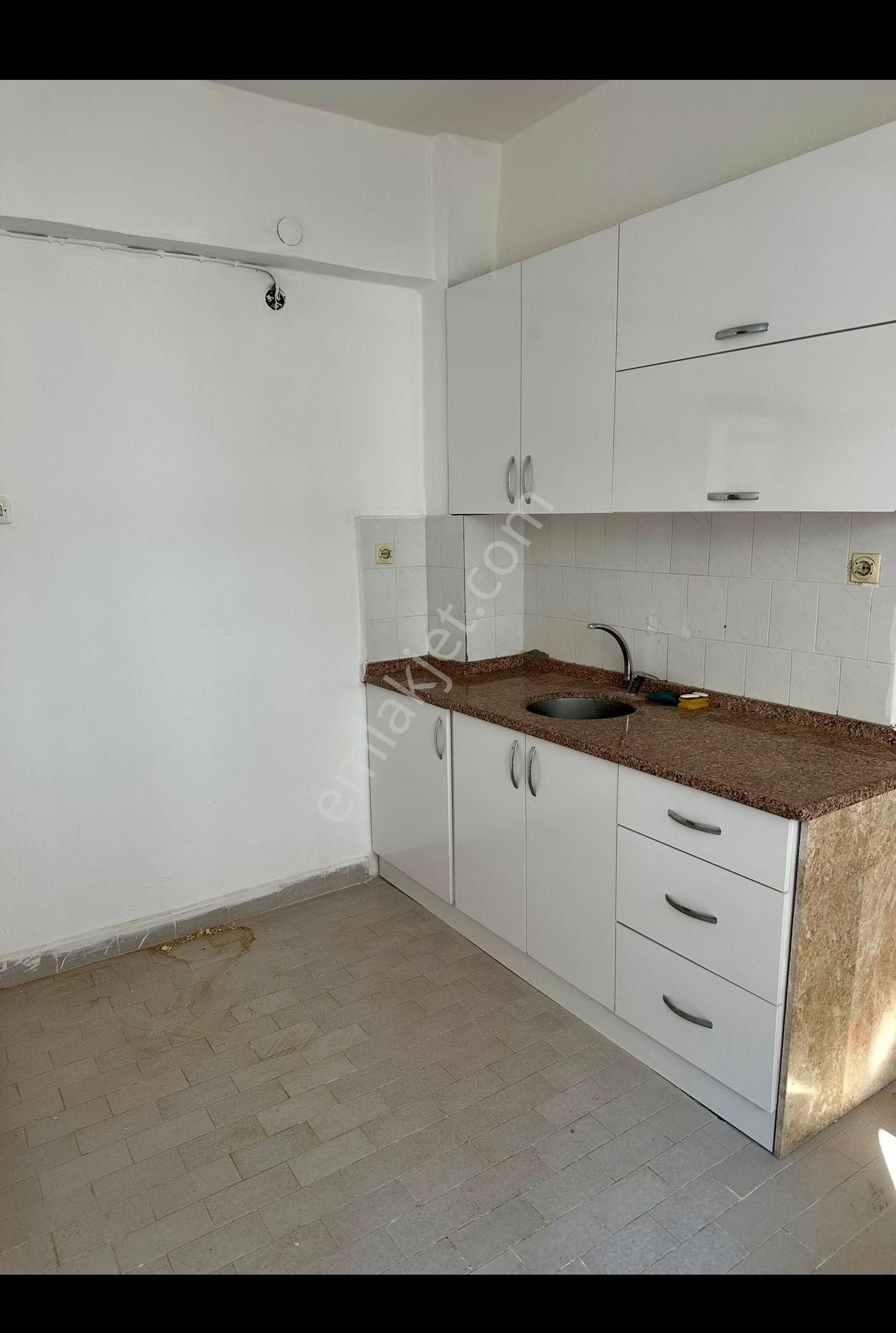 Kumluca Merkezde 2+1 Satılık Daire
