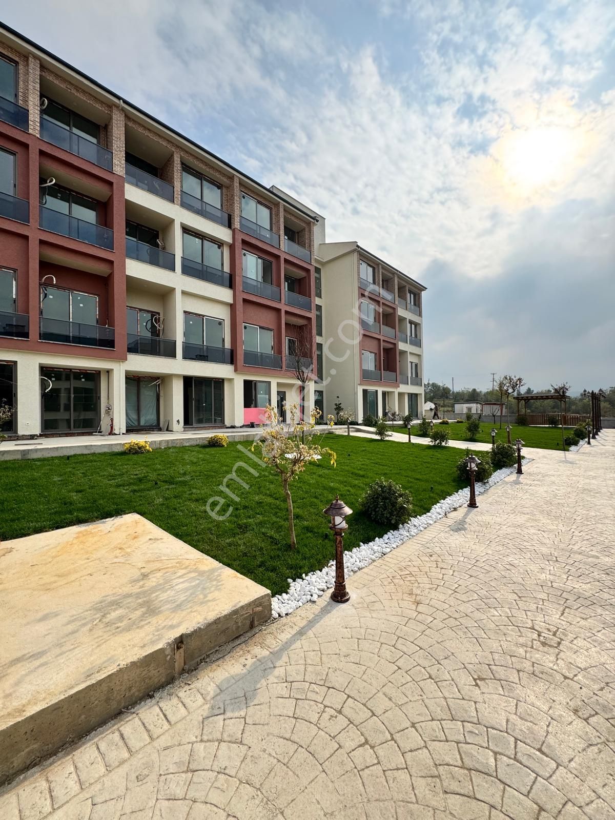 Turyap Fevzi'den Safran Yolunda Doğa Mzr.sıfır Satılık 1+1 Daire