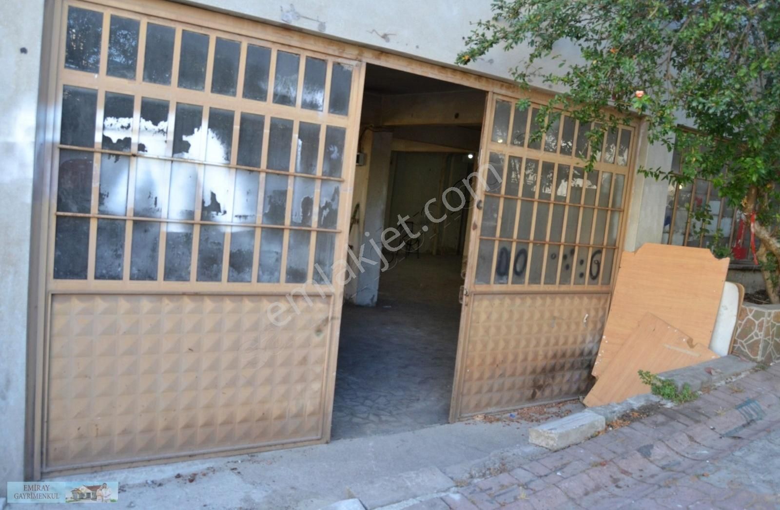 Emiray Dan Boş Kullanıma Hazır Kiralık Depo Veya İmalathane