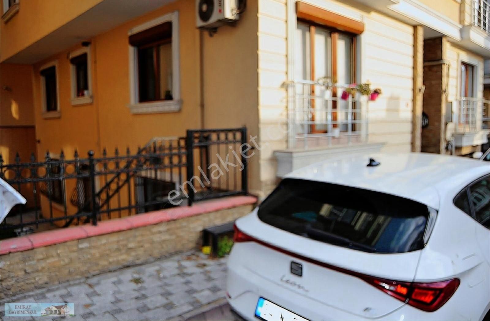 Emiray Dan Metroya Ana Caddelere Yakın Kiralık 1+1 60 M2