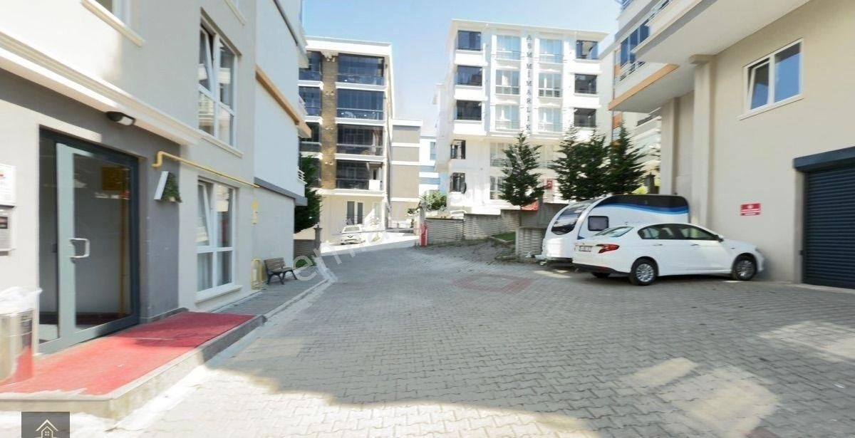 Site İçerisinde Tramvay Durağına Cephe Satılık 1+1 Full Eşyalı Hazır Kiracılı Daire - Görsel 15