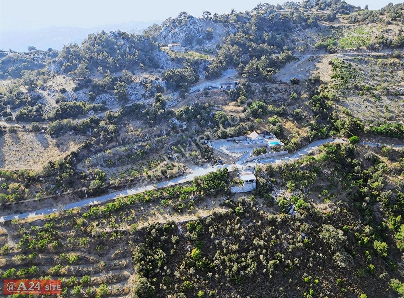 Güzelbahçe Payamlı'da Muazzam Vadi Manzaralı Ev - Görsel 24