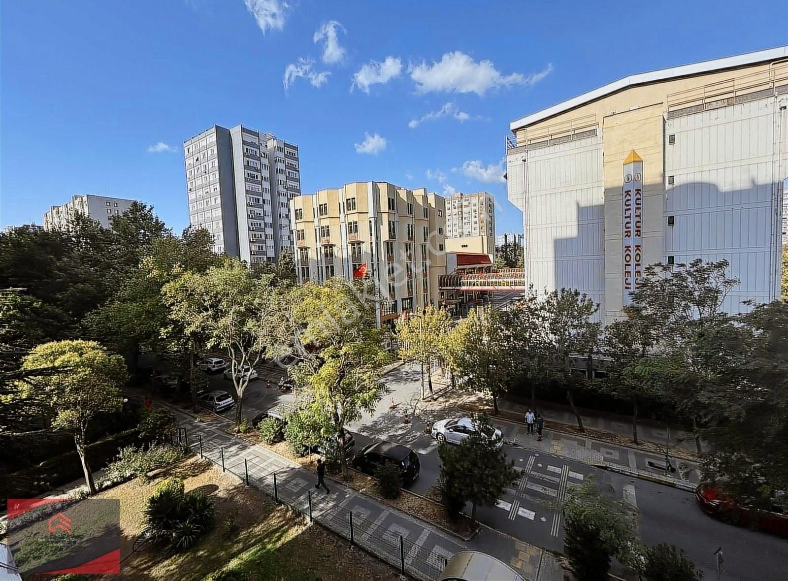 Ataköy 9.kısım'da "büyük B" Tipi Çok İyi Konumda 2+1 Kiralık