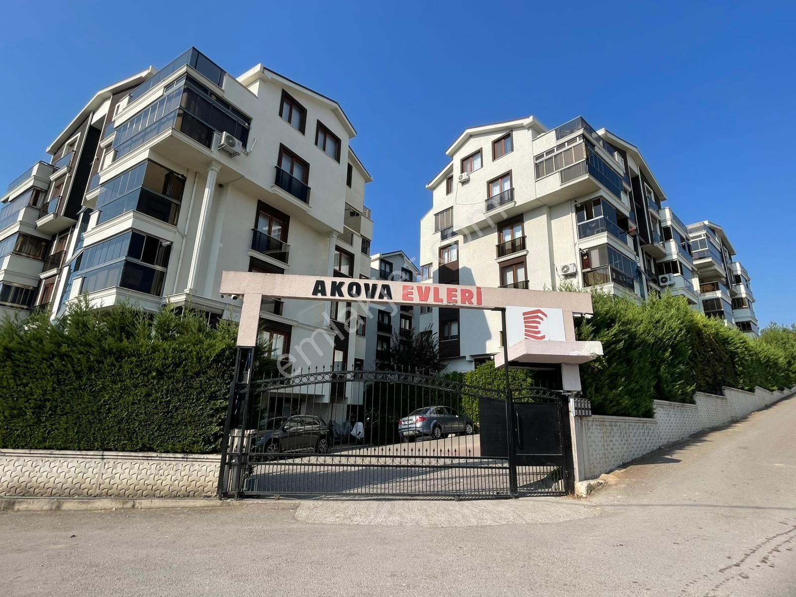 Ovaakça'da Yeni Binada Eşyalı 1+1 Satılık Daire - Görsel 12
