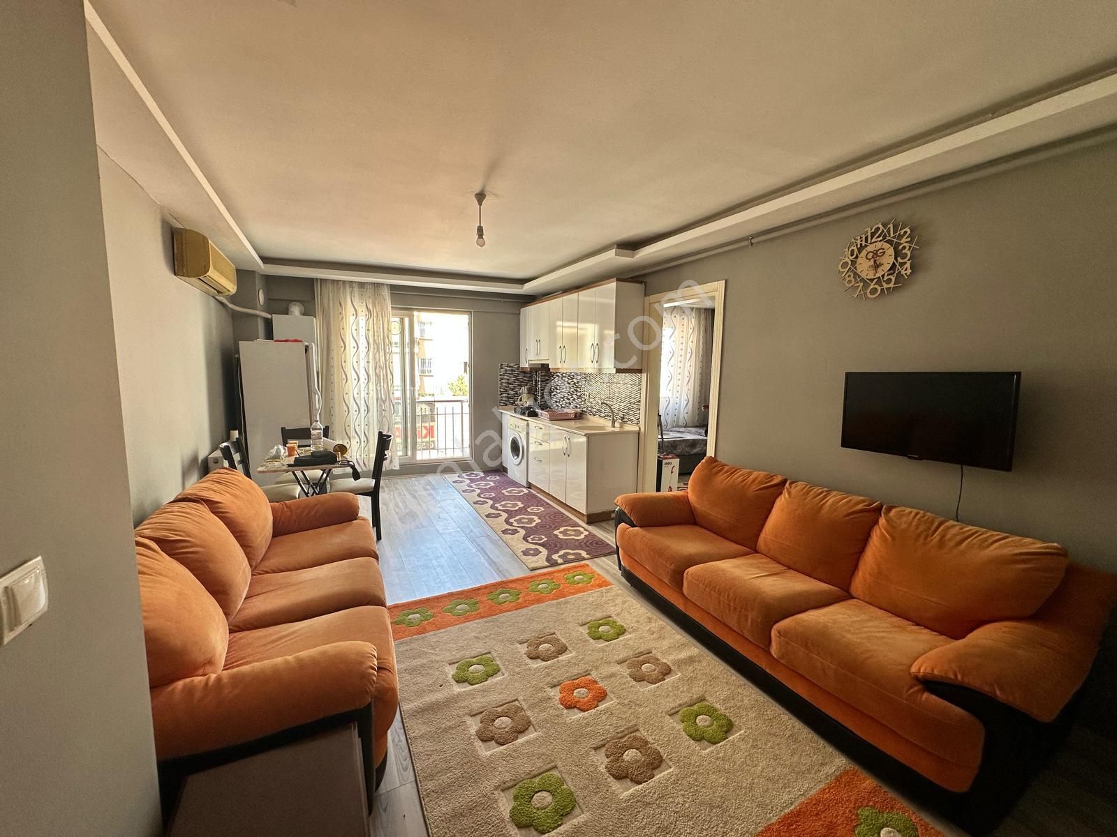 Final Emlak'tan Orta Mah.de 1+1 Eşyalı Arakat Ön Cephe Kiralık Daire