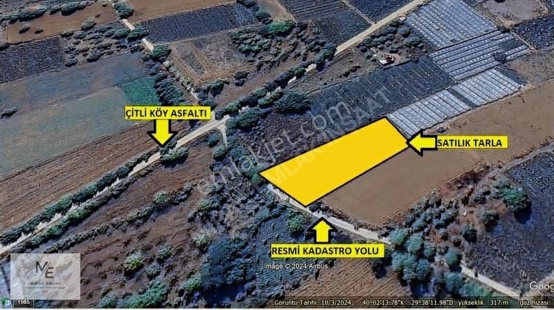 Miraç Emlaktan Kurşunluda Harika Konumda Yolu,suyu Olan Tarla