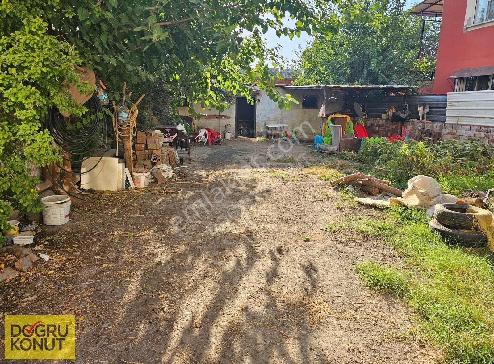 Aydın Efeler Kadıköyde Satılık 200 M2 Arsa 40 M2 Depolu