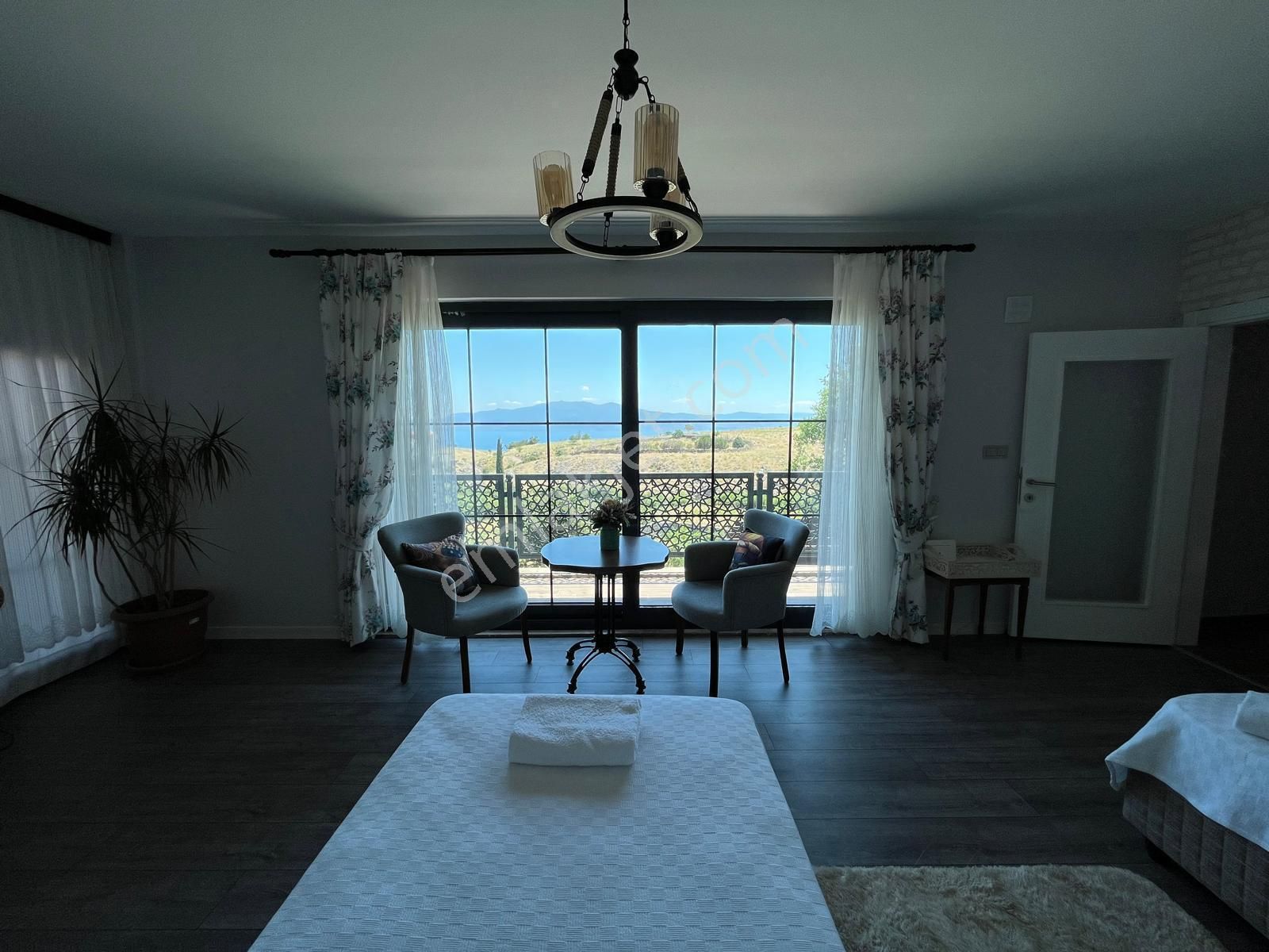 Assos Kuruoba'da Yeni Yapı 1100m2 Arsa İçinde Satılık Ultra Lüks Taş Ev - Görsel 16