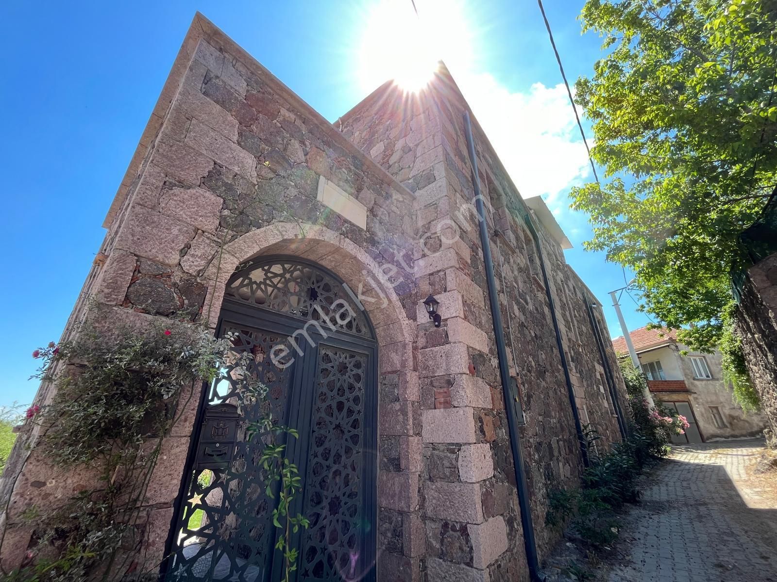 Assos Kuruoba'da Yeni Yapı 1100m2 Arsa İçinde Satılık Ultra Lüks Taş Ev - Görsel 3