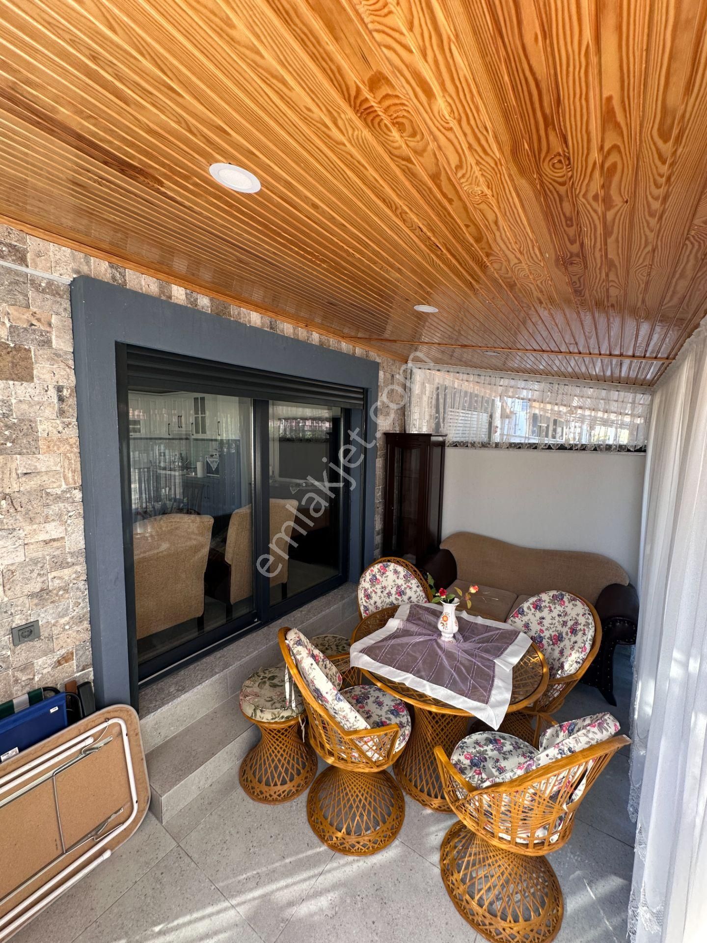 Merkez'den İzmir Dikili Cumhuriyet Mahallesinde Modern 3+1 Müstakil Villa – Bahçeli, Verandalı - Görsel 6