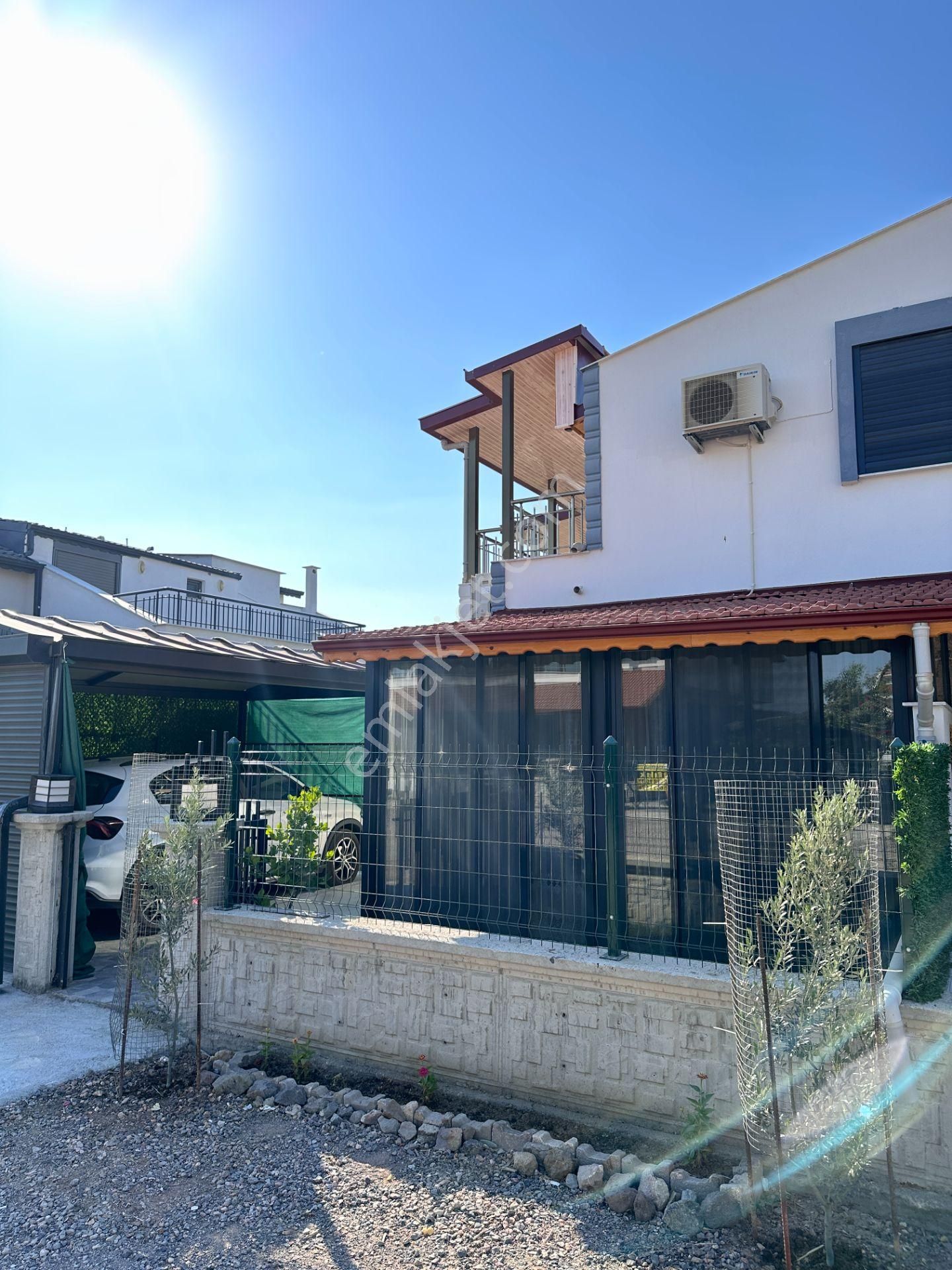 Merkez'den İzmir Dikili Cumhuriyet Mahallesinde Modern 3+1 Müstakil Villa – Bahçeli, Verandalı - Görsel 3