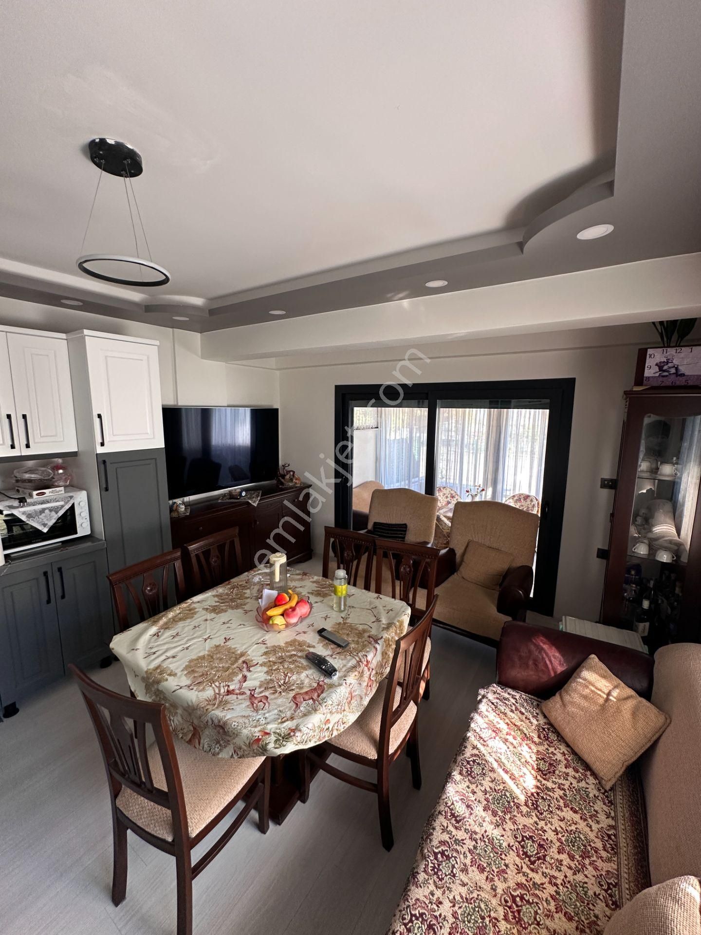 Merkez'den İzmir Dikili Cumhuriyet Mahallesinde Modern 3+1 Müstakil Villa – Bahçeli, Verandalı - Görsel 12