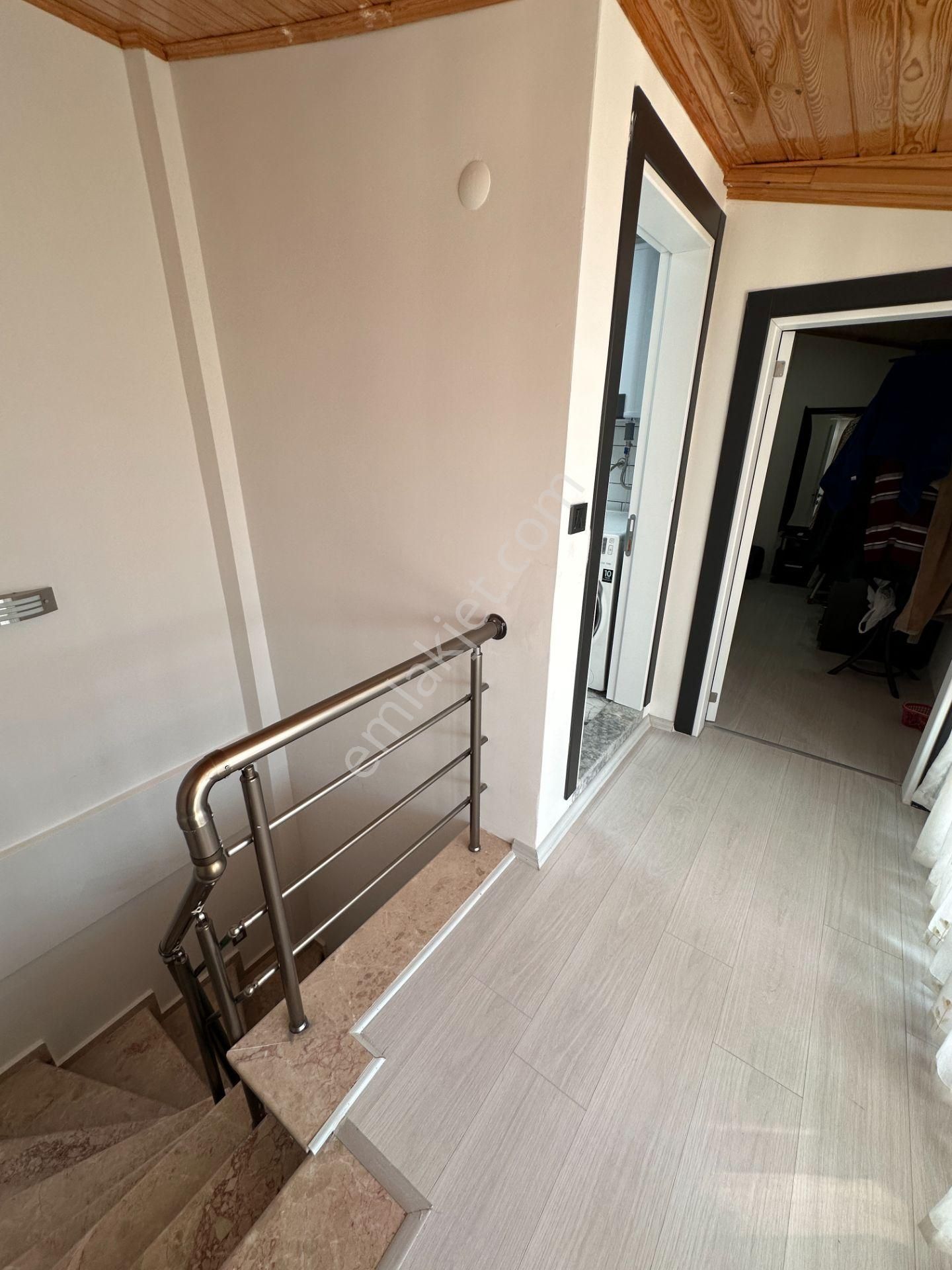 Merkez'den İzmir Dikili Cumhuriyet Mahallesinde Modern 3+1 Müstakil Villa – Bahçeli, Verandalı - Görsel 16