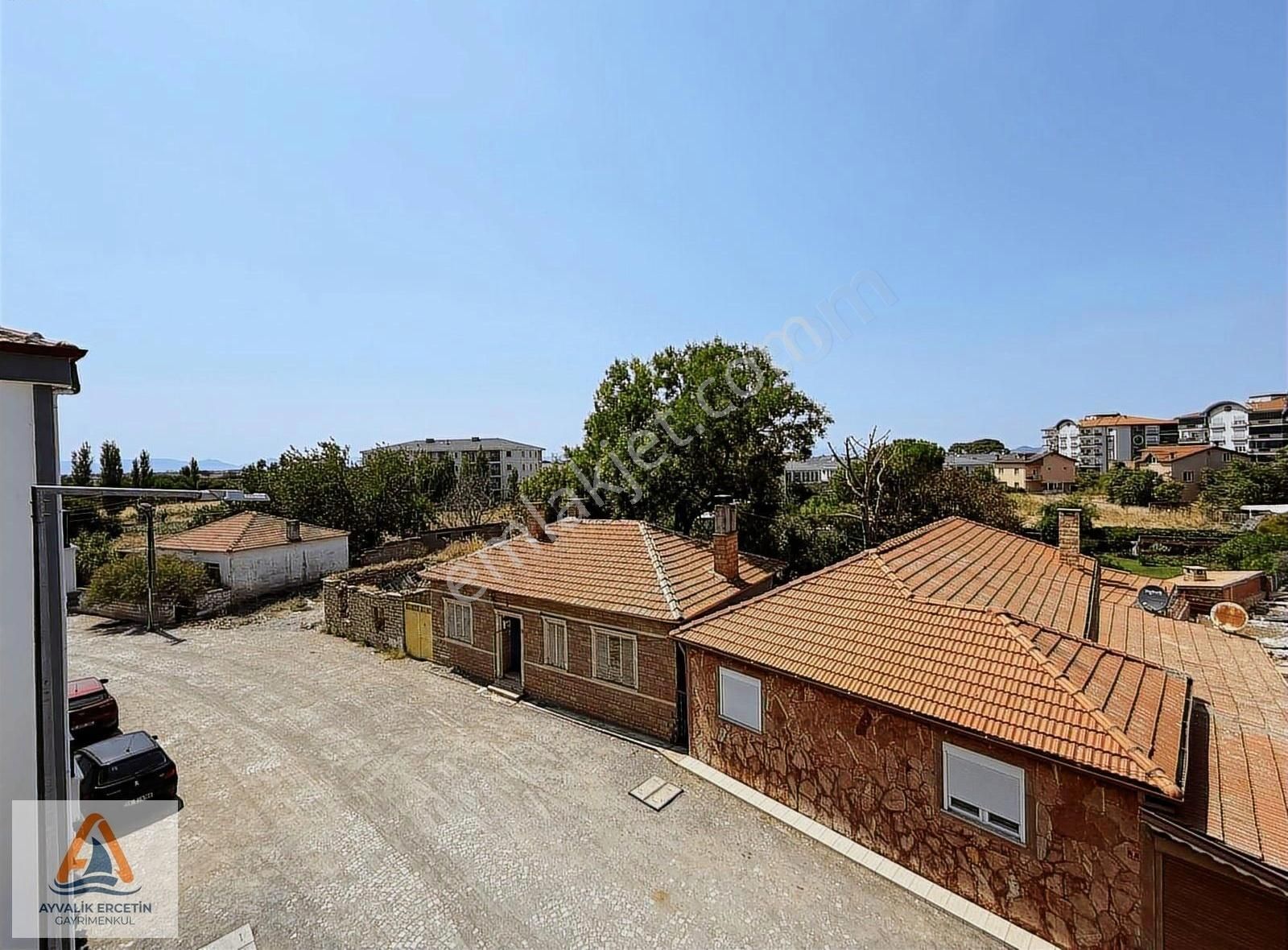 Ayvalık Altınova 2+1 Kapalı Mutfak Ön Cephe Ferah Daire