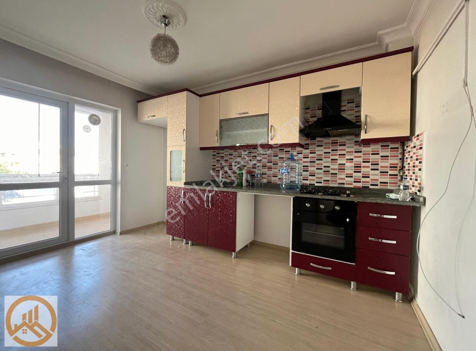 Üstündağ'dan_cadde_üzeri_geniş_kullanımlı_fırsat_3+1_kiralık
