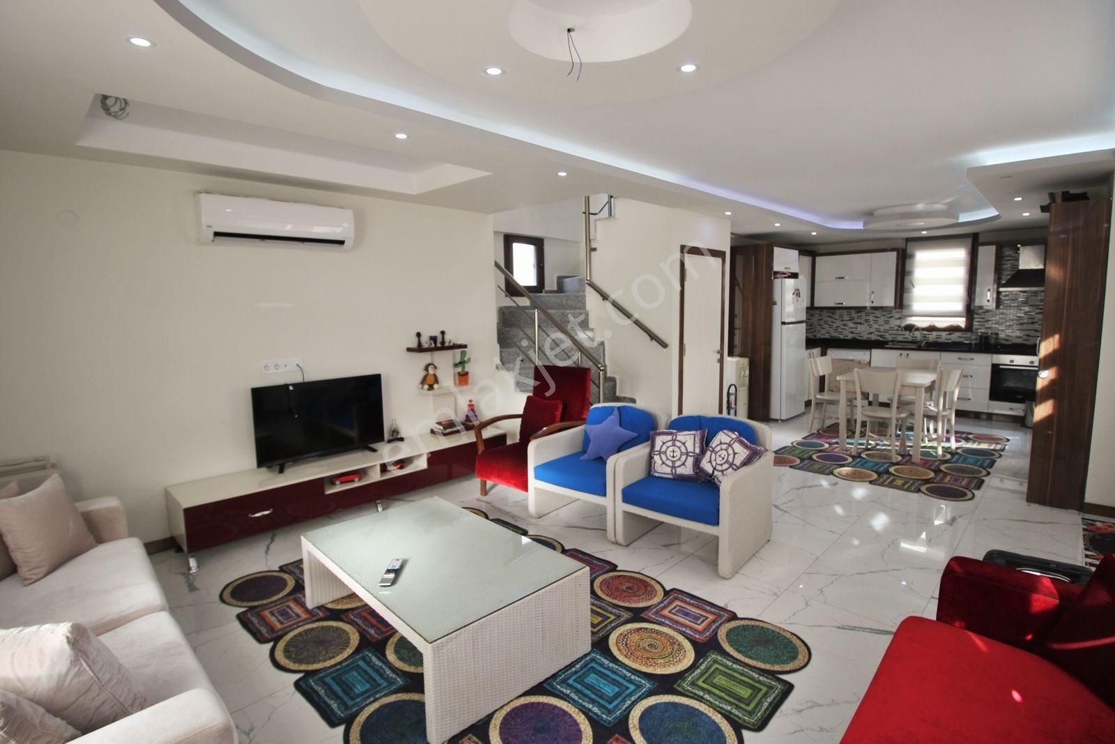 ⚡️acil Satılık⚡️plaja 250 Mt. 3+1 Triplex Tam Müstakil Villa Havuzlu Sitede⚡️ - Görsel 13