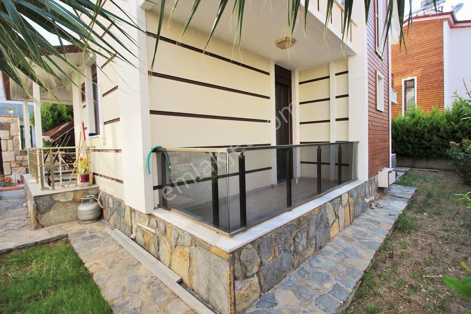 ⚡️acil Satılık⚡️plaja 250 Mt. 3+1 Triplex Tam Müstakil Villa Havuzlu Sitede⚡️ - Görsel 12