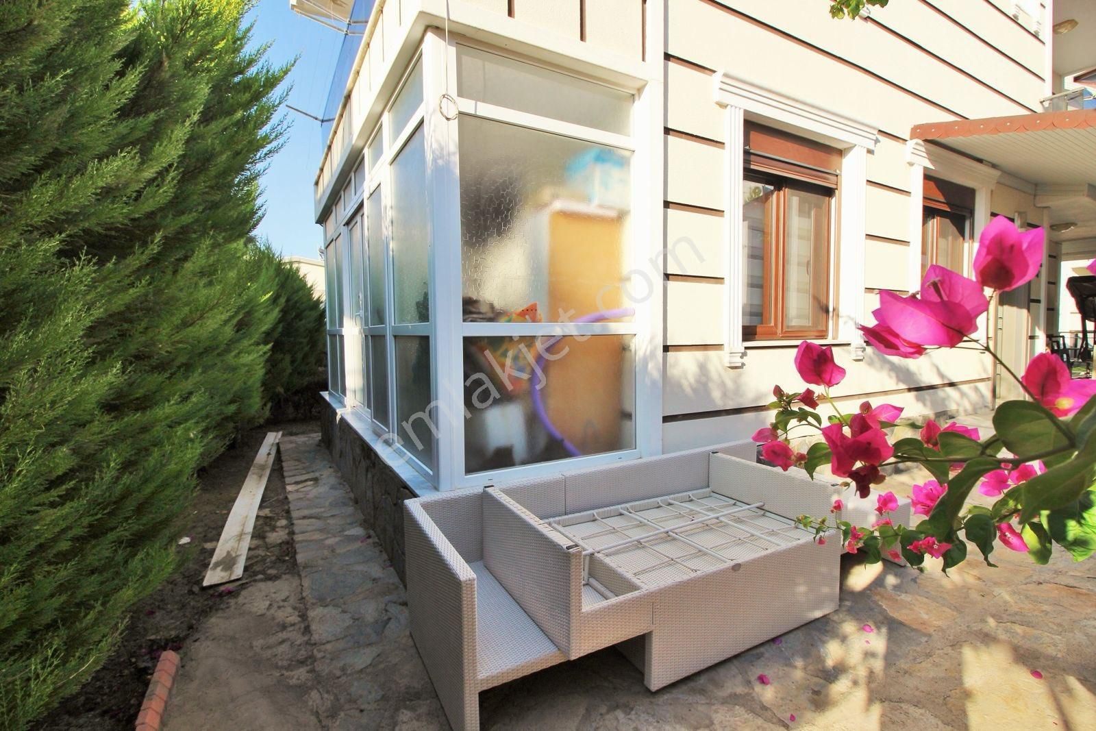 ⚡️acil Satılık⚡️plaja 250 Mt. 3+1 Triplex Tam Müstakil Villa Havuzlu Sitede⚡️ - Görsel 10