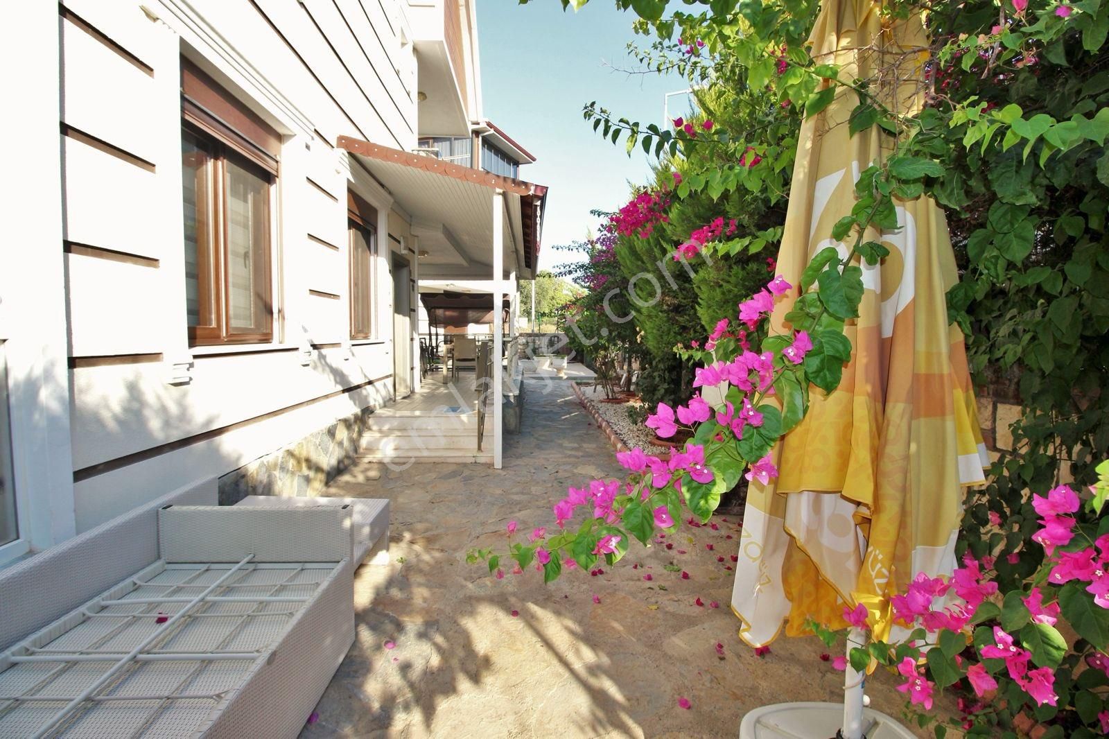 ⚡️acil Satılık⚡️plaja 250 Mt. 3+1 Triplex Tam Müstakil Villa Havuzlu Sitede⚡️ - Görsel 9