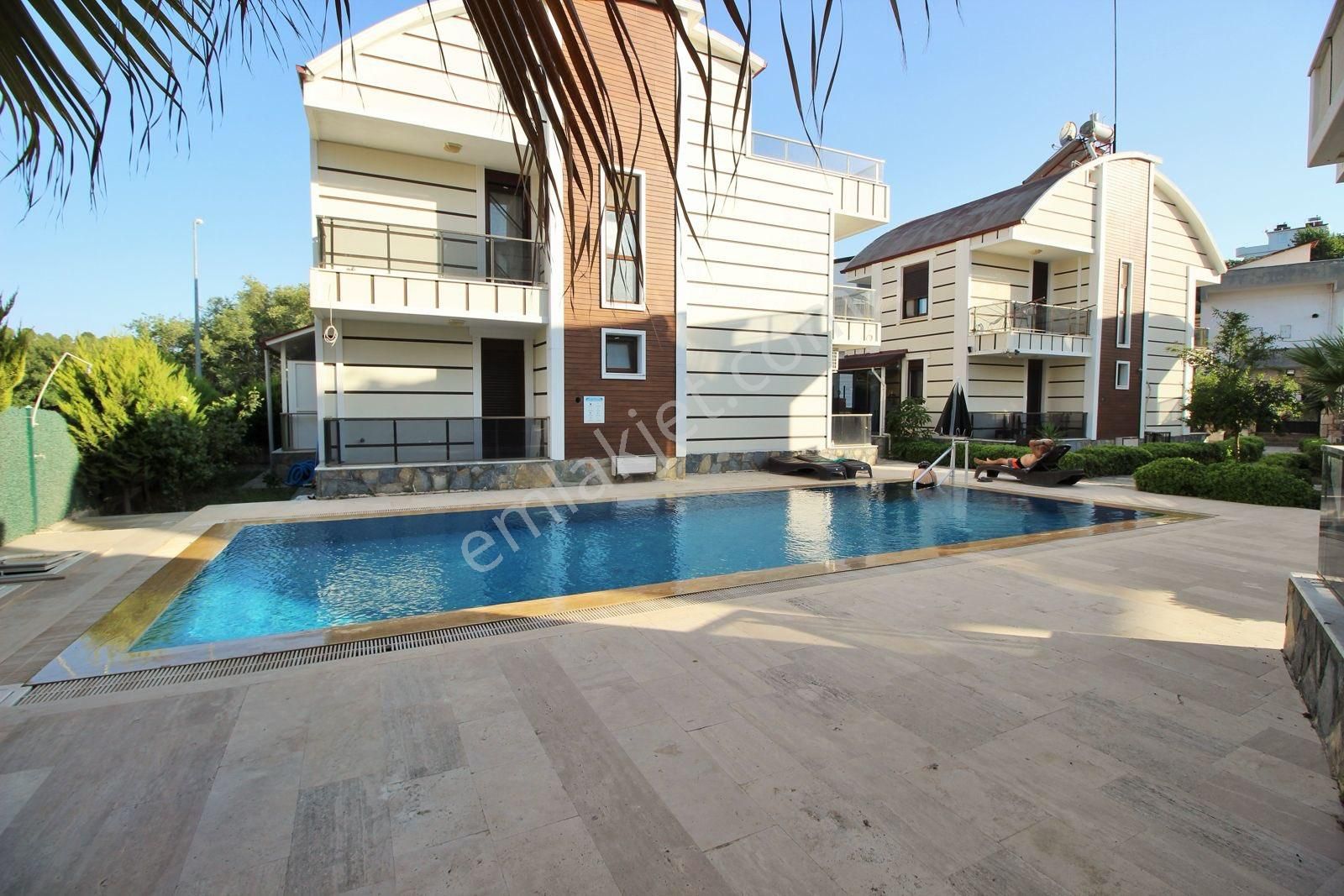 ⚡️acil Satılık⚡️plaja 250 Mt. 3+1 Triplex Tam Müstakil Villa Havuzlu Sitede⚡️ - Görsel 3