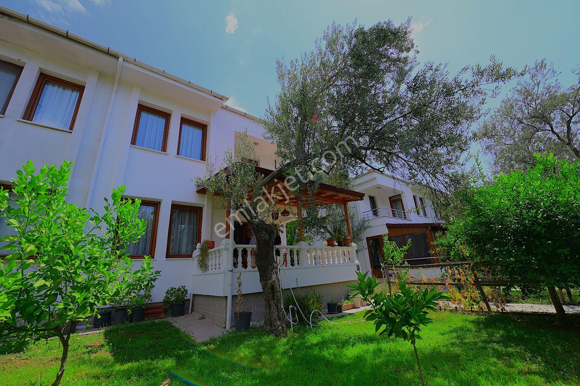 Güre Köy Yolunda Akarsuya Cepheli ▒ Site'de Fırsat 3+1 Villa ▒