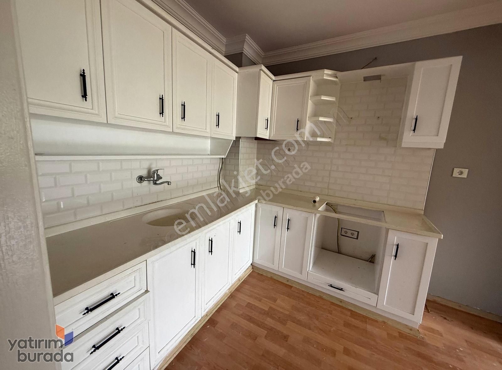 Şehrin Merkezin'de Asansörlü 100. Yıl Bulvarına Cephe Kiralık2+1