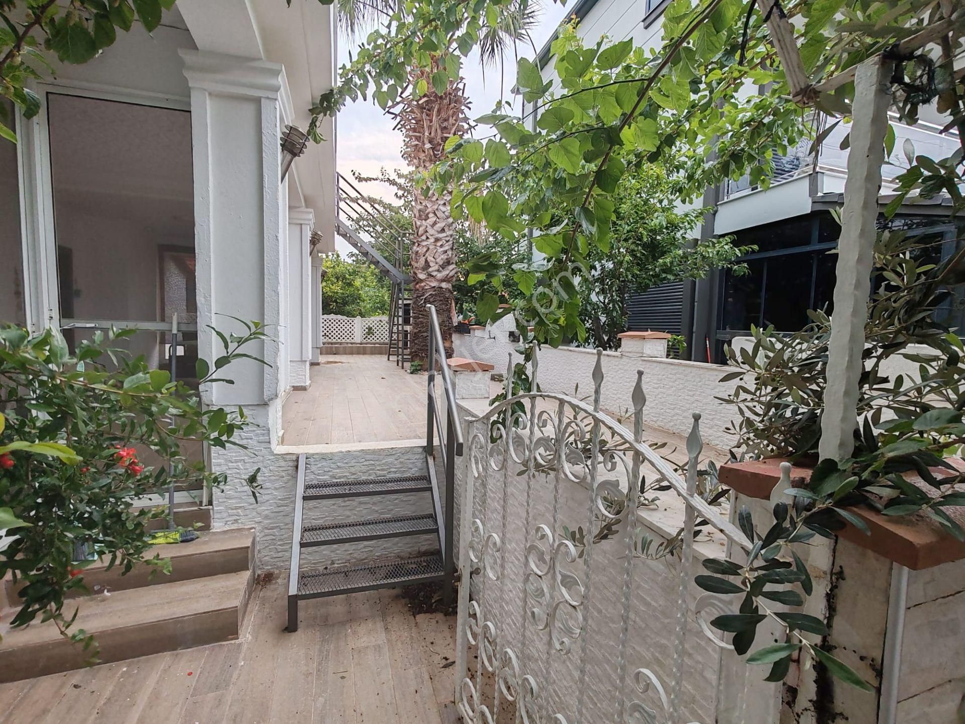 Seferihisar Atatürk Mahallesi Satılık Deniz Manzaralı Lüx Müstakil Villa - Görsel 2