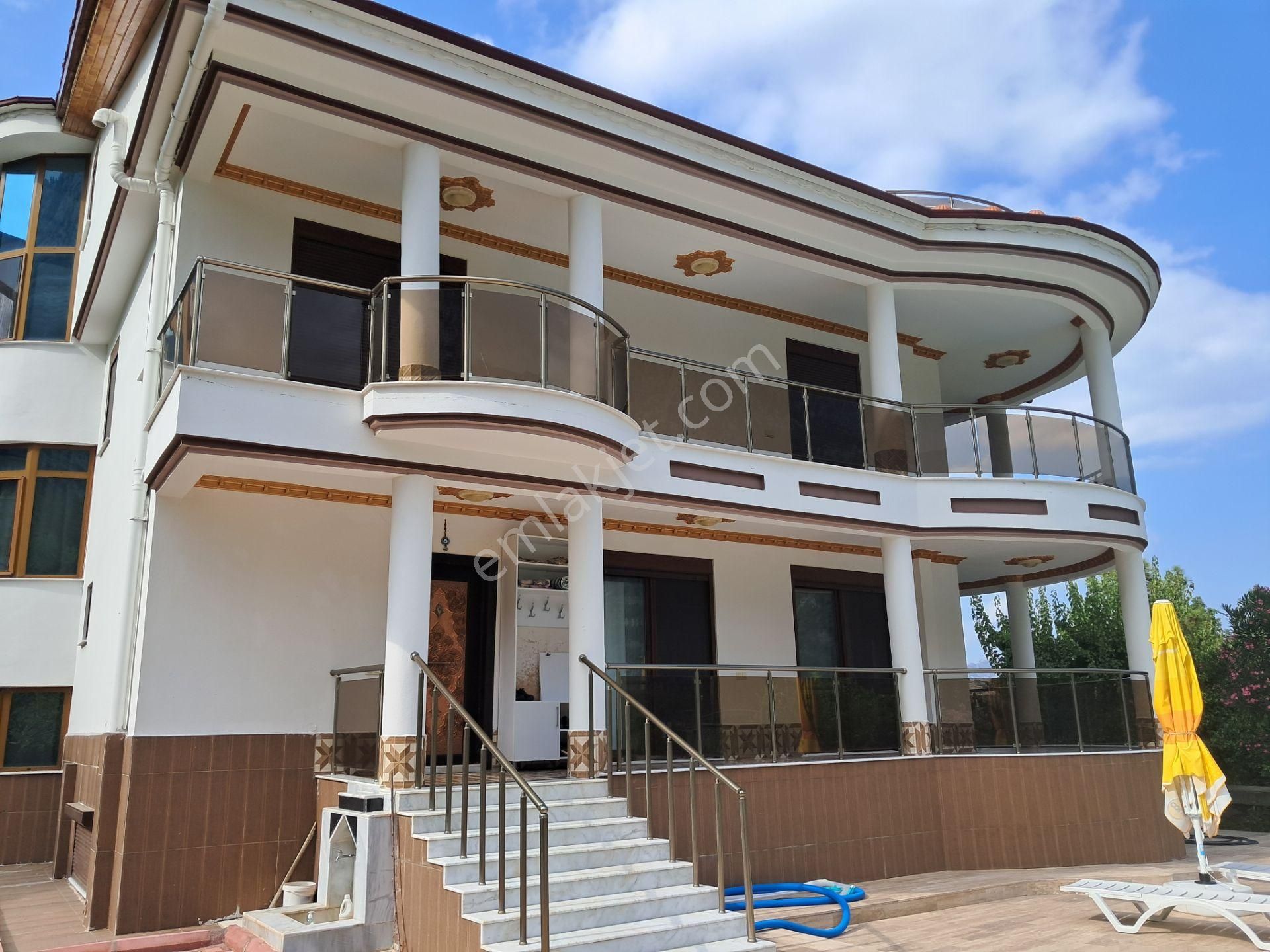 Satılık Çok Özel Triplex Villa